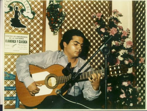 Primera actuación de José Ignacio Franco en la antigua sede de la Peña Flamenca «LA BULERIA» en calle Baro.