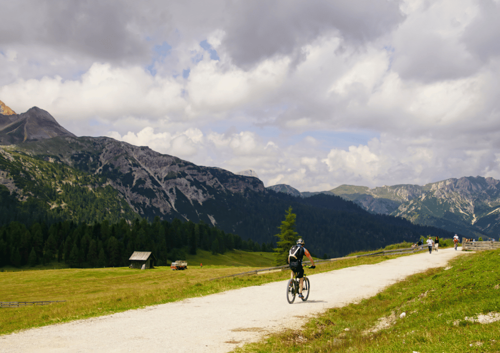 Radrunden auf der Seiser Alm: Die Dolomiten auf zwei Rädern entdecken