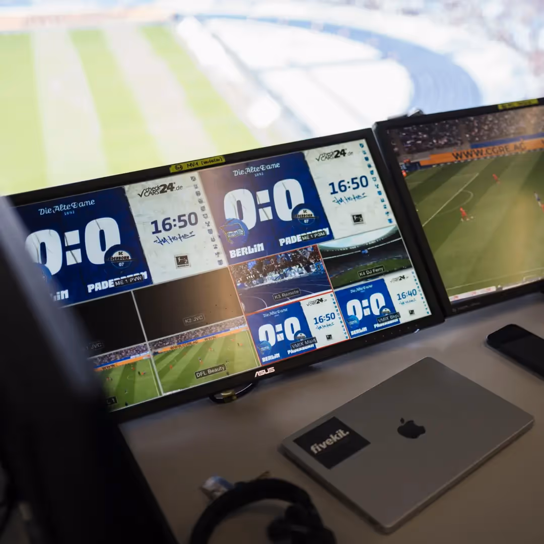 Spielstand Hertha BSC, fivekit Stadion TV, Bundesliga-Spiel im Olympiastadion.