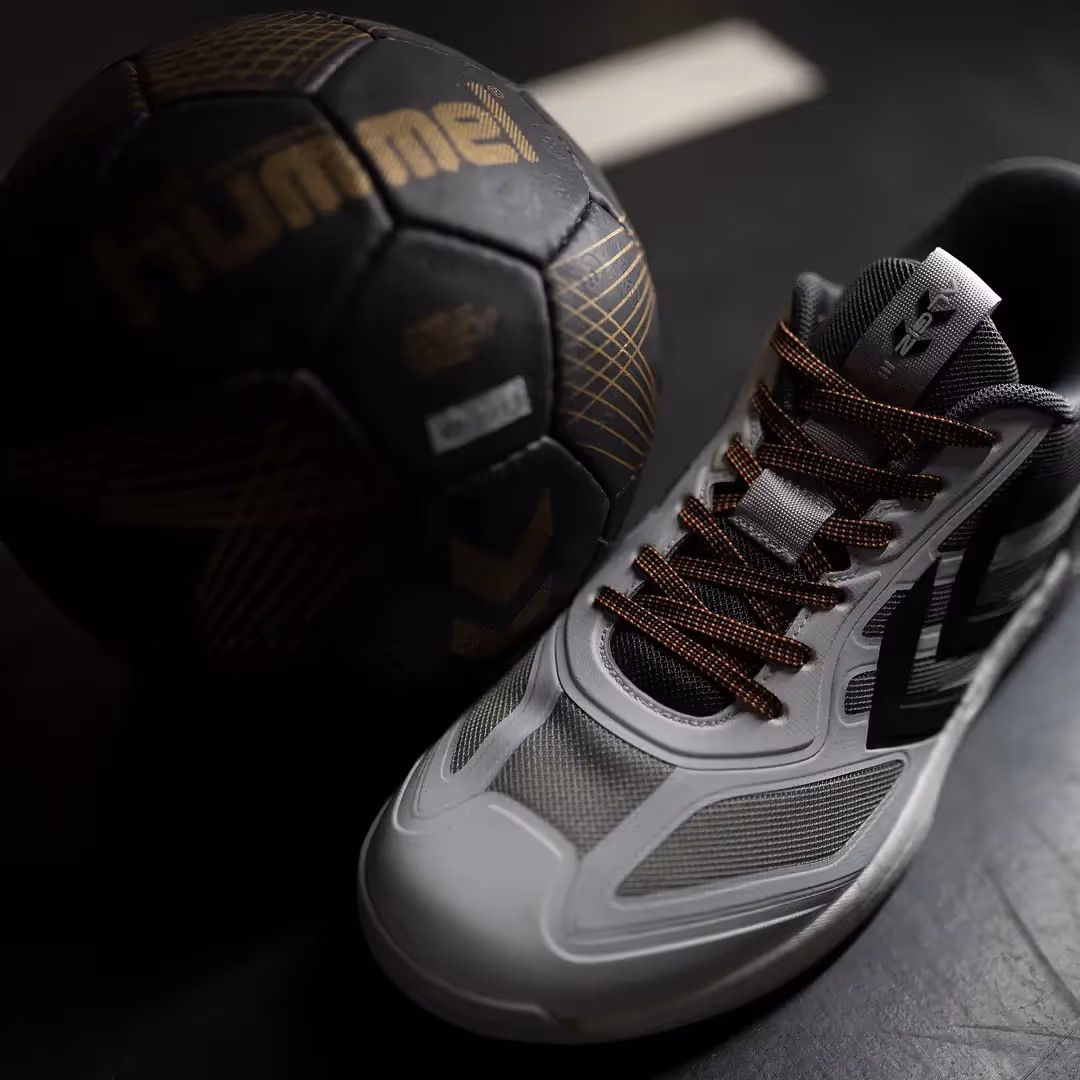 Hummel Handballschuh, Foto fivekit
