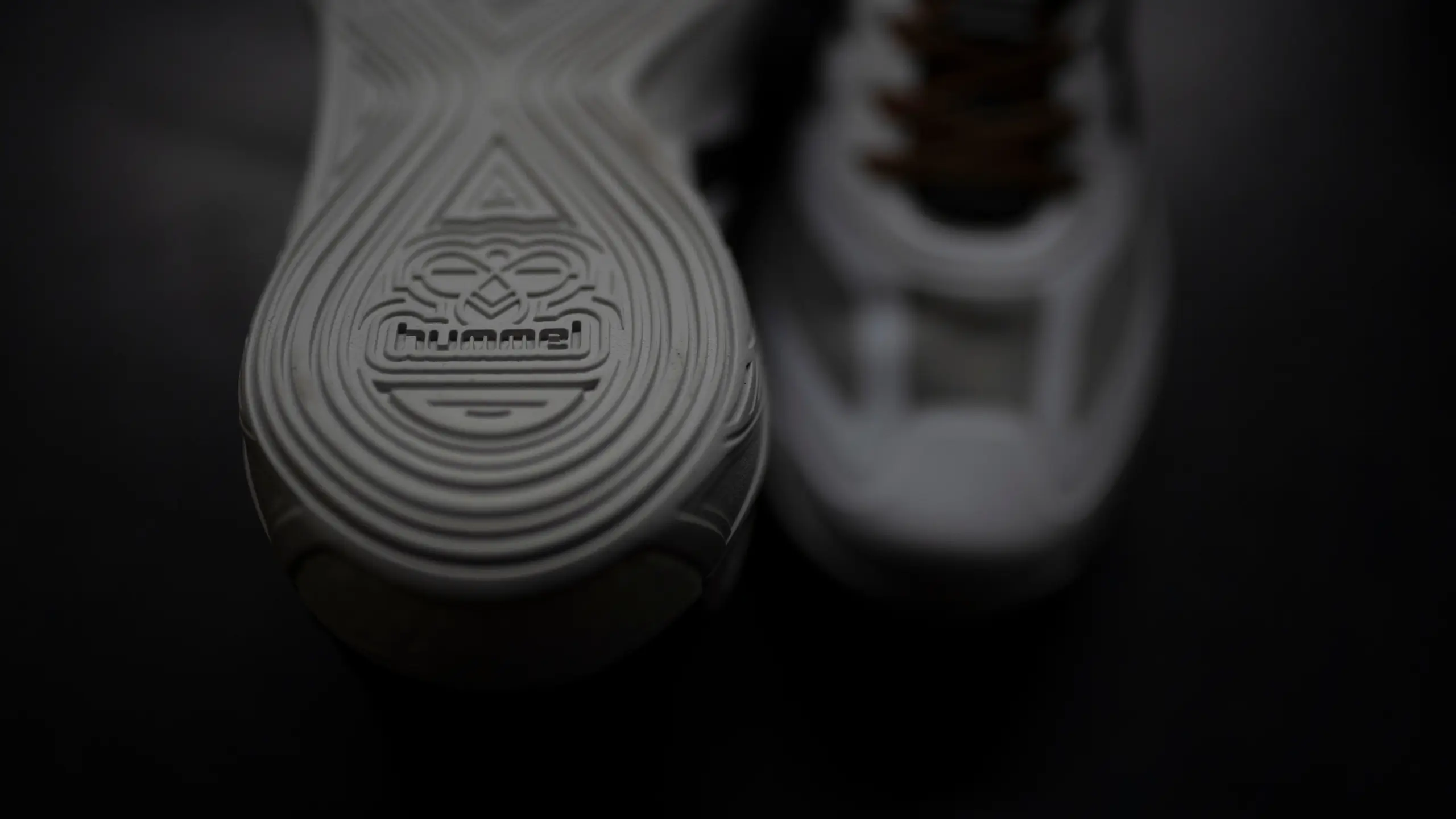 E24C Fotos, Hummel Handballschuh, Foto fivekit