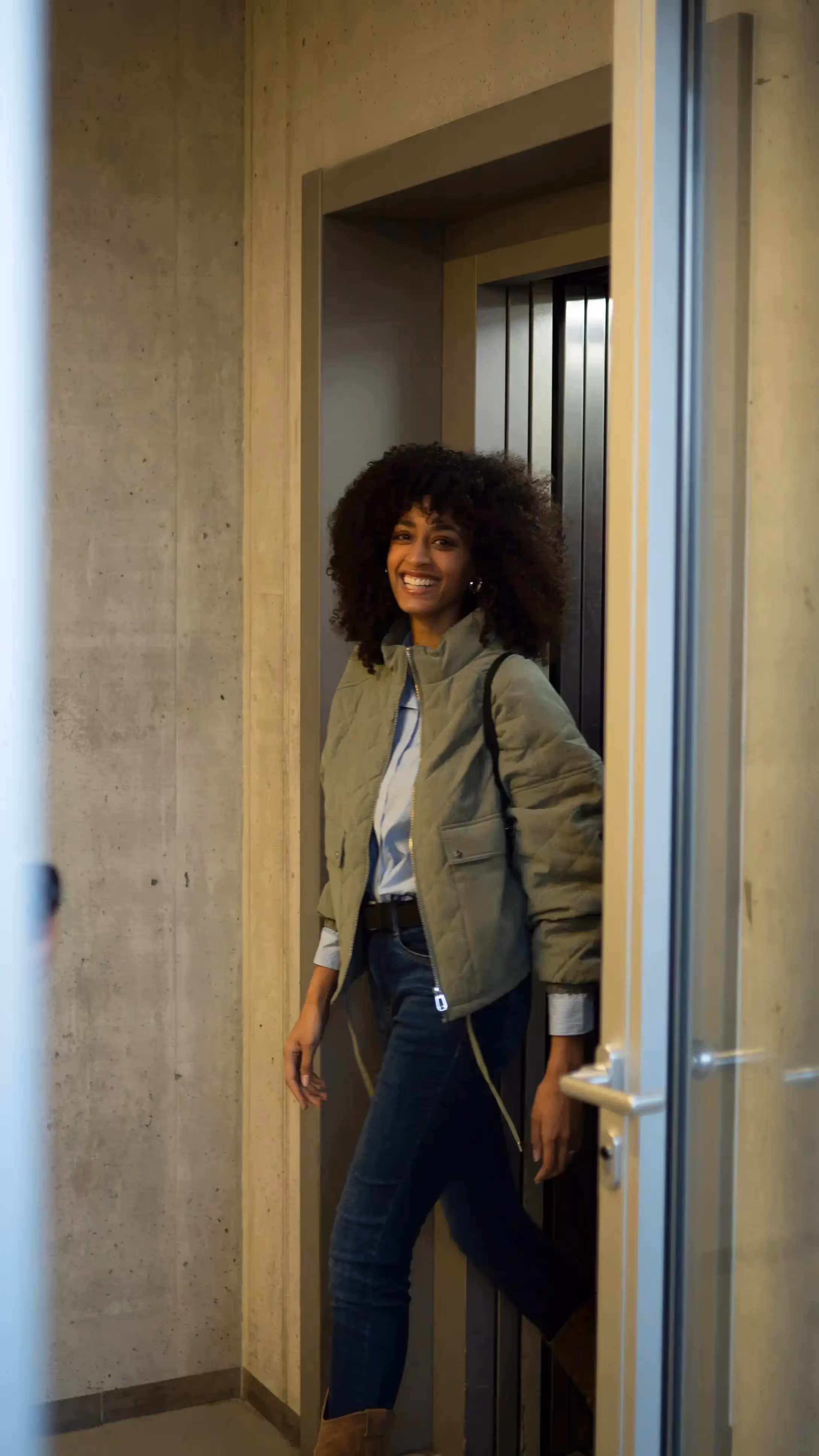 Street One Studio Kollektionsevent, Agentur fivekit, elegante Eventlocation mit warmen Akzenten.