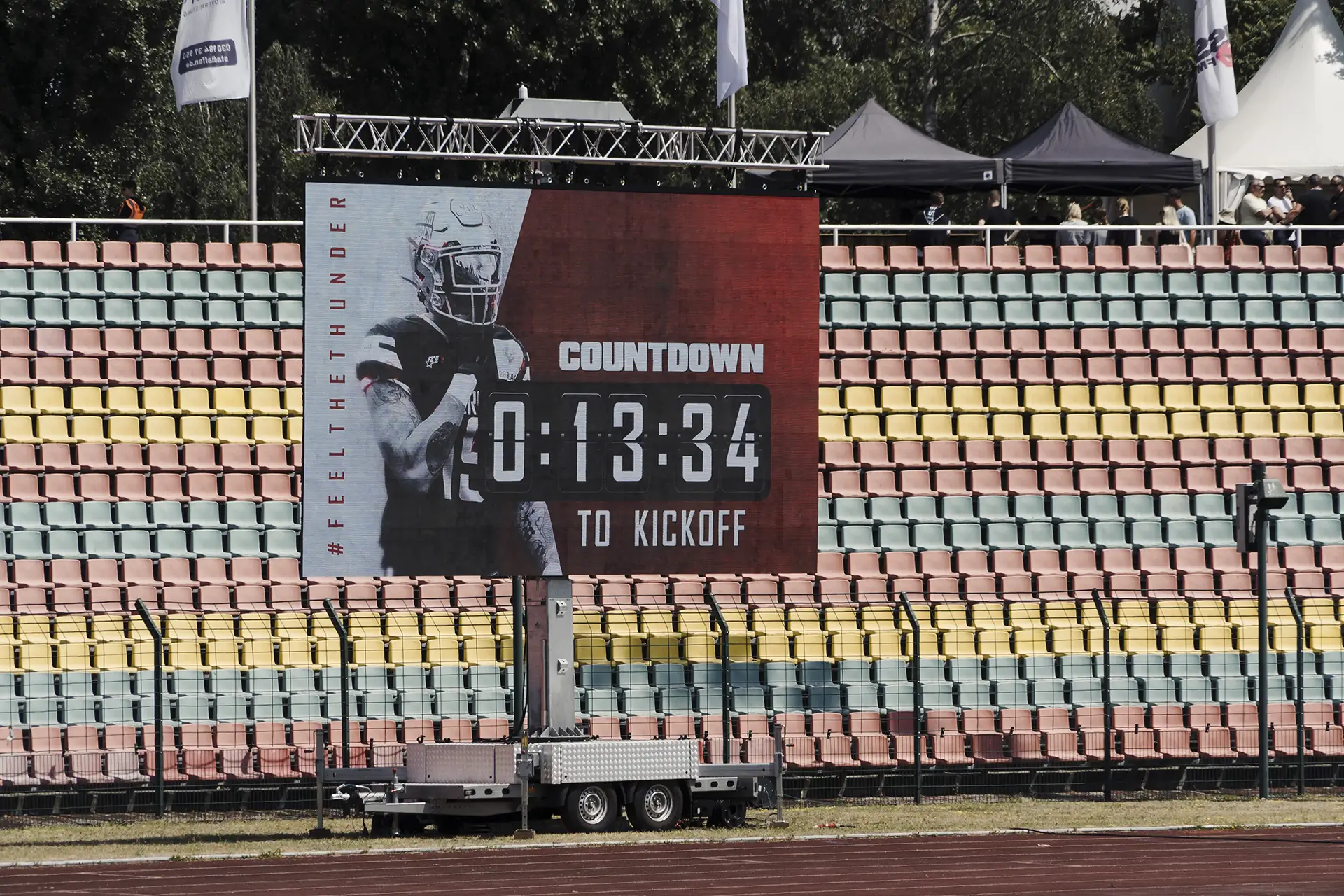 ELF, Countdown-Anzeige Football, fivekit Berlin Thunder Stadion TV, LED-Design.