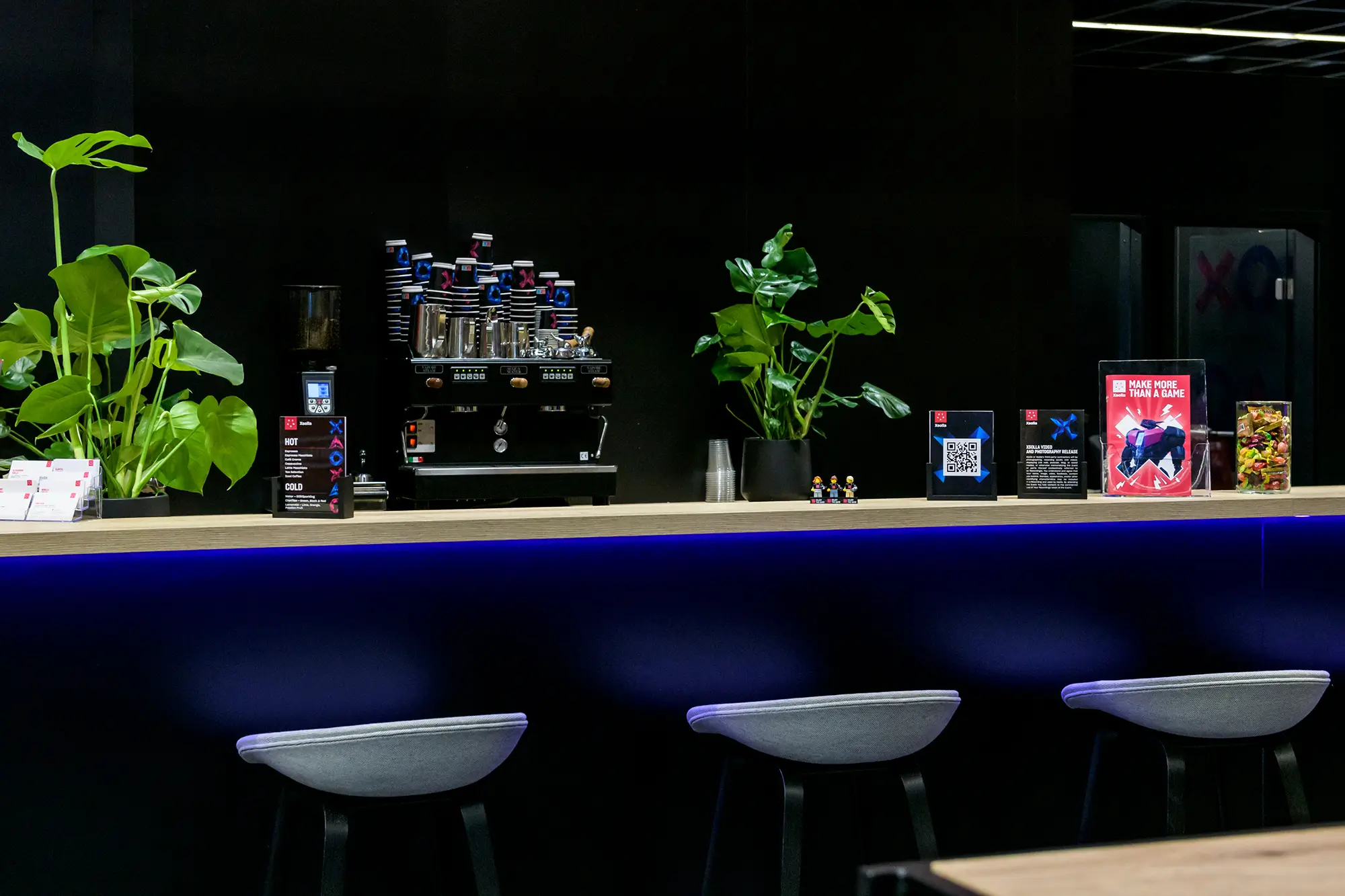 Xsolla Messestand Gamescom – Design und Umsetzung durch fivekit
