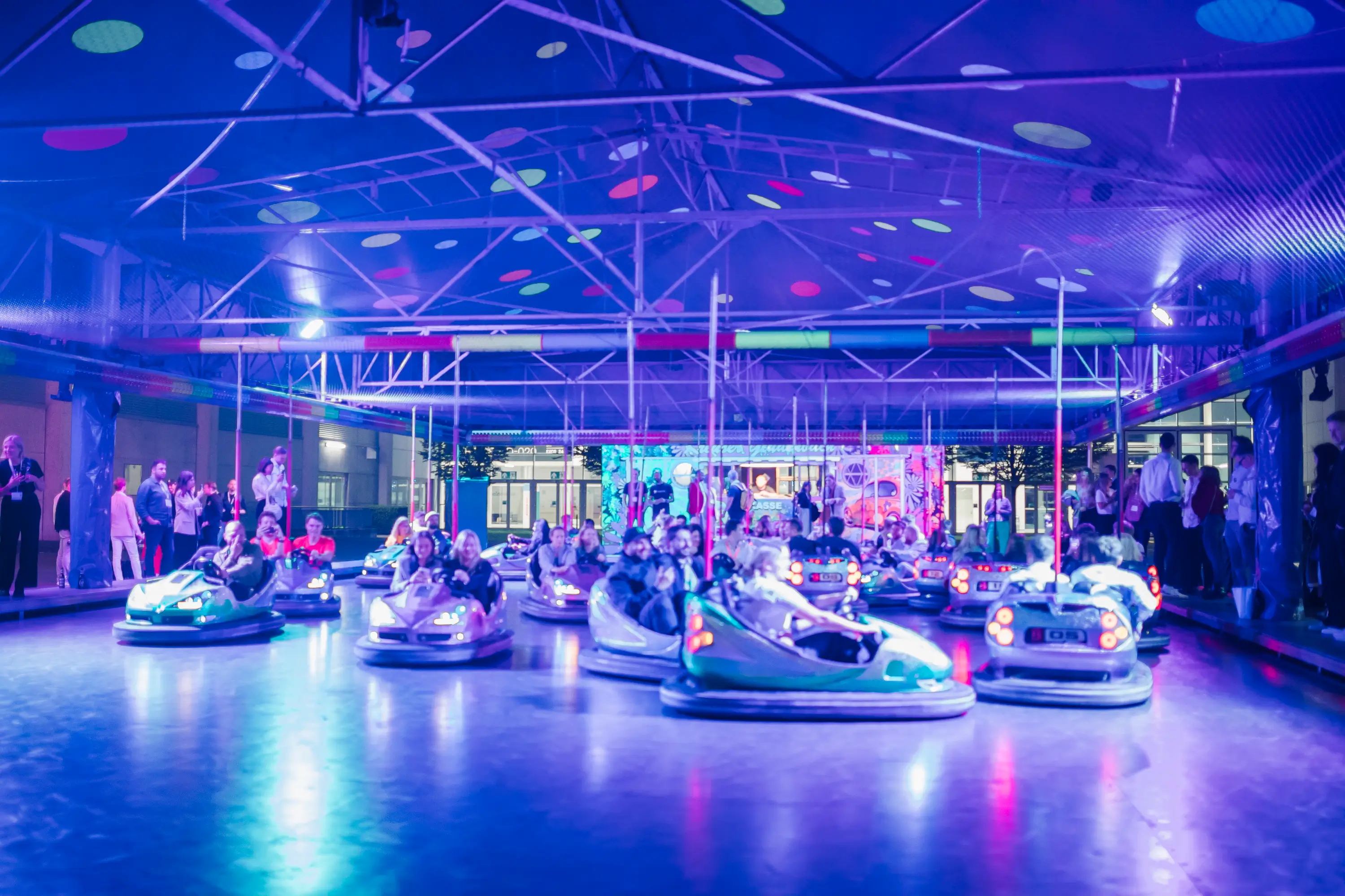 mobile.de Outdoor-Messe, fivekit, Lounge-Flächen und Autoscooter-Event.