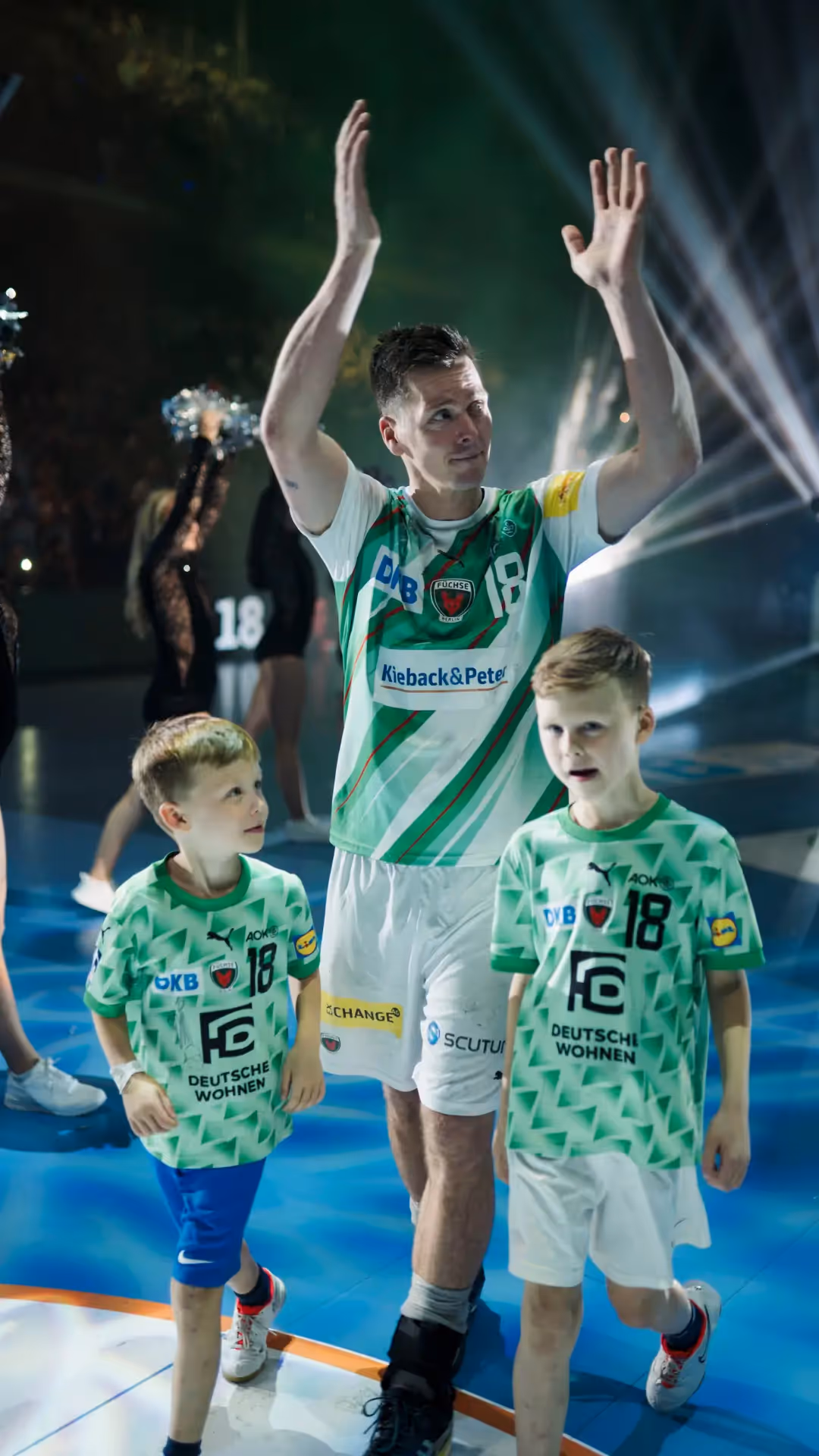 Füchse Berlin Halle, fivekit Projekt, Hans Lindberg Projektion und Sprechchöre.