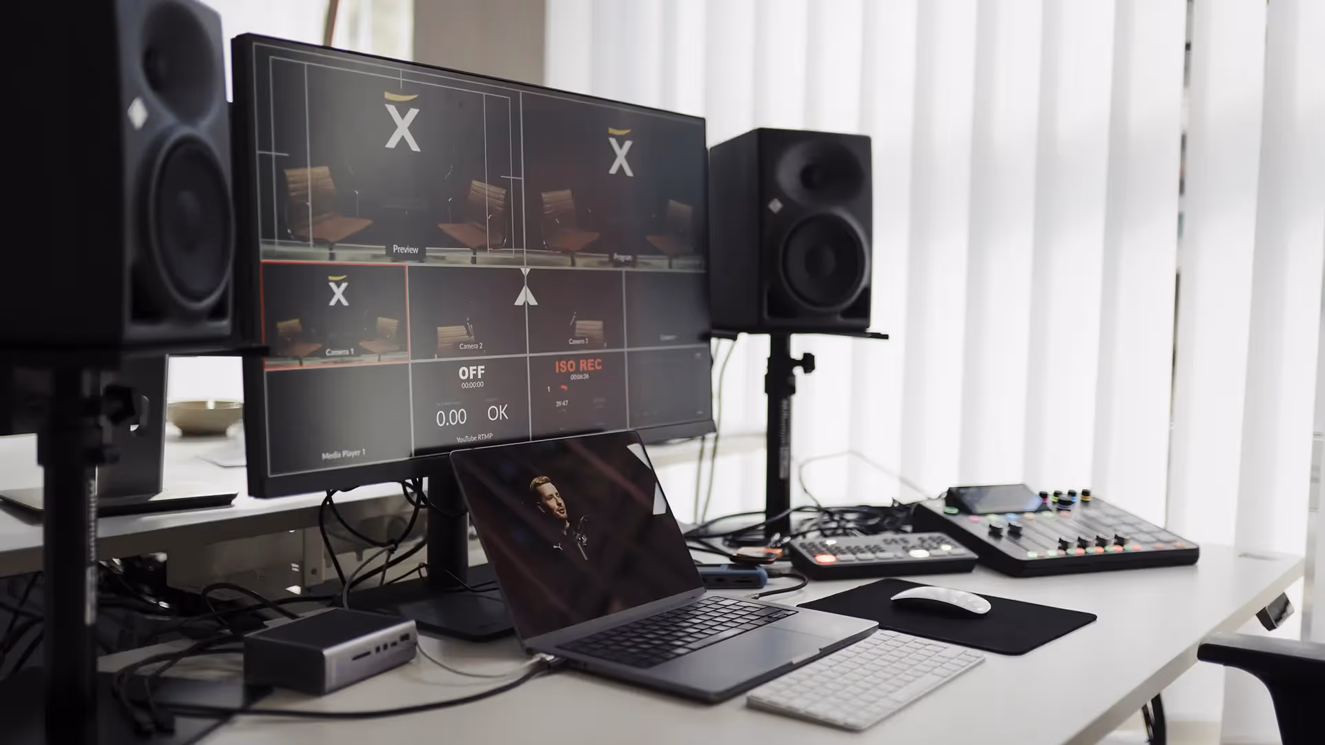 Akustisch optimiertes Podcast-Studio, fivekit, mittelstars Produktion.