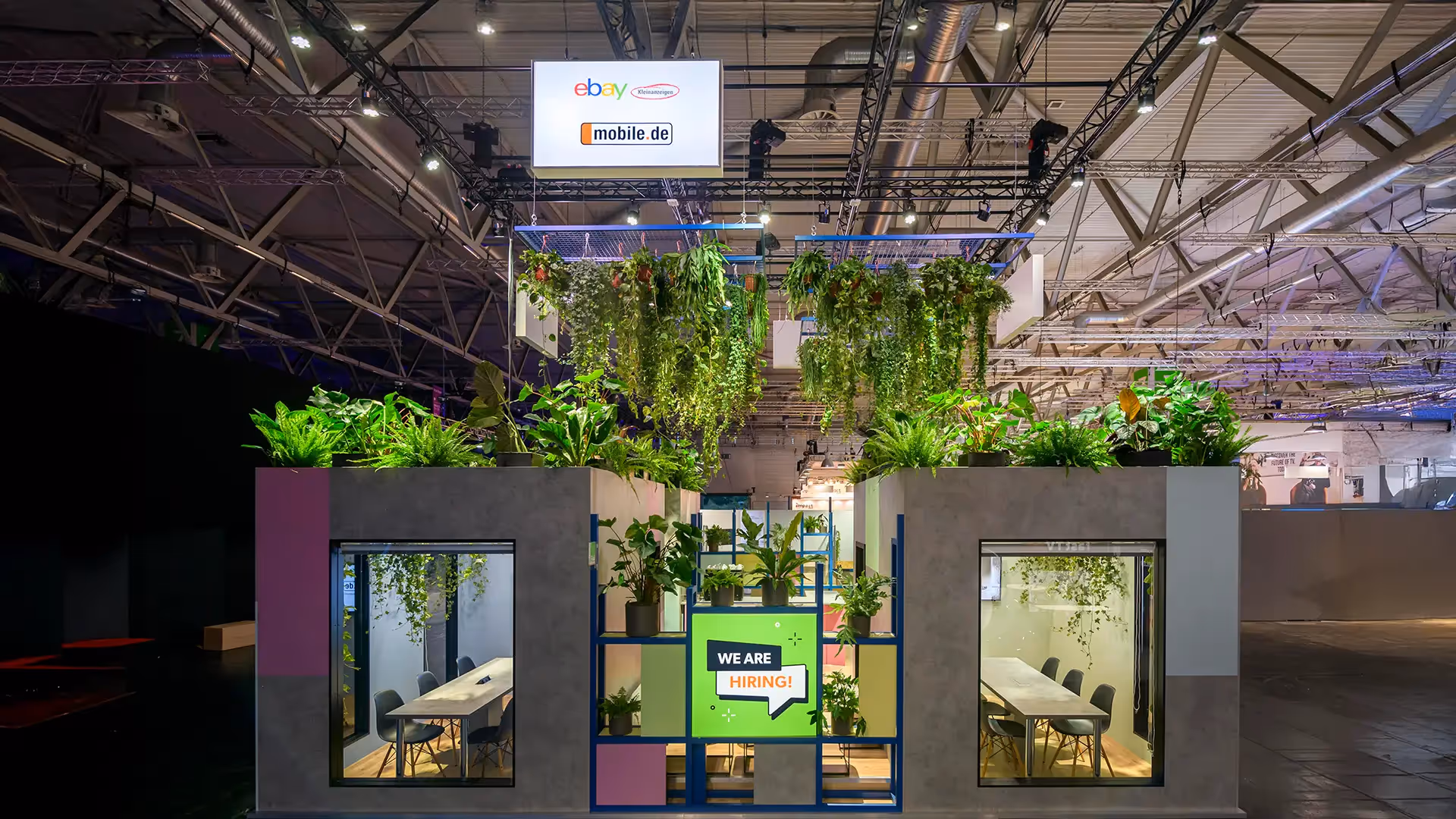 Dmexco, Messestand mit Pflanzen, Messe Berlin