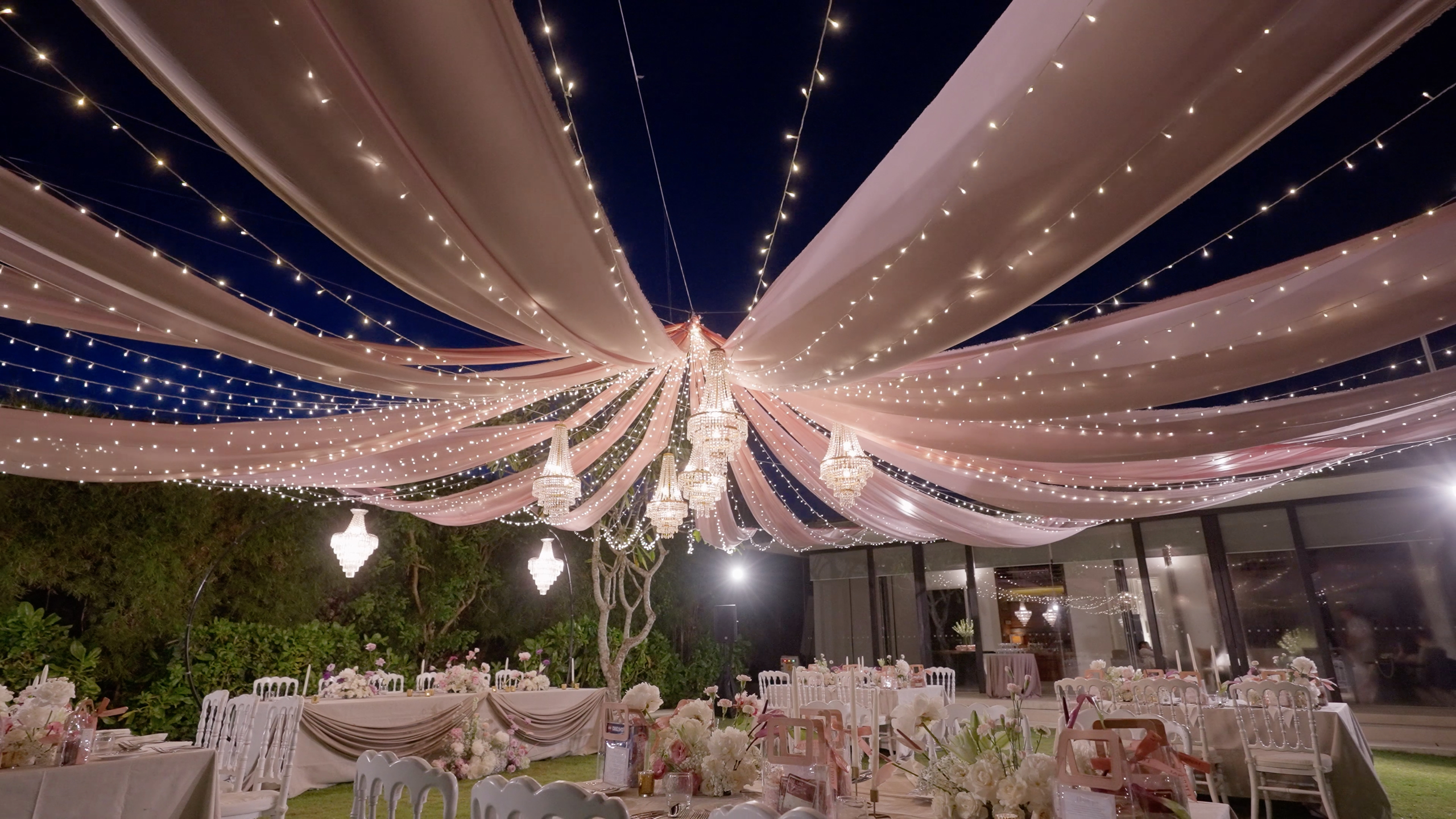 Destination wedding videography at Alila Villas Uluwatu, Bali