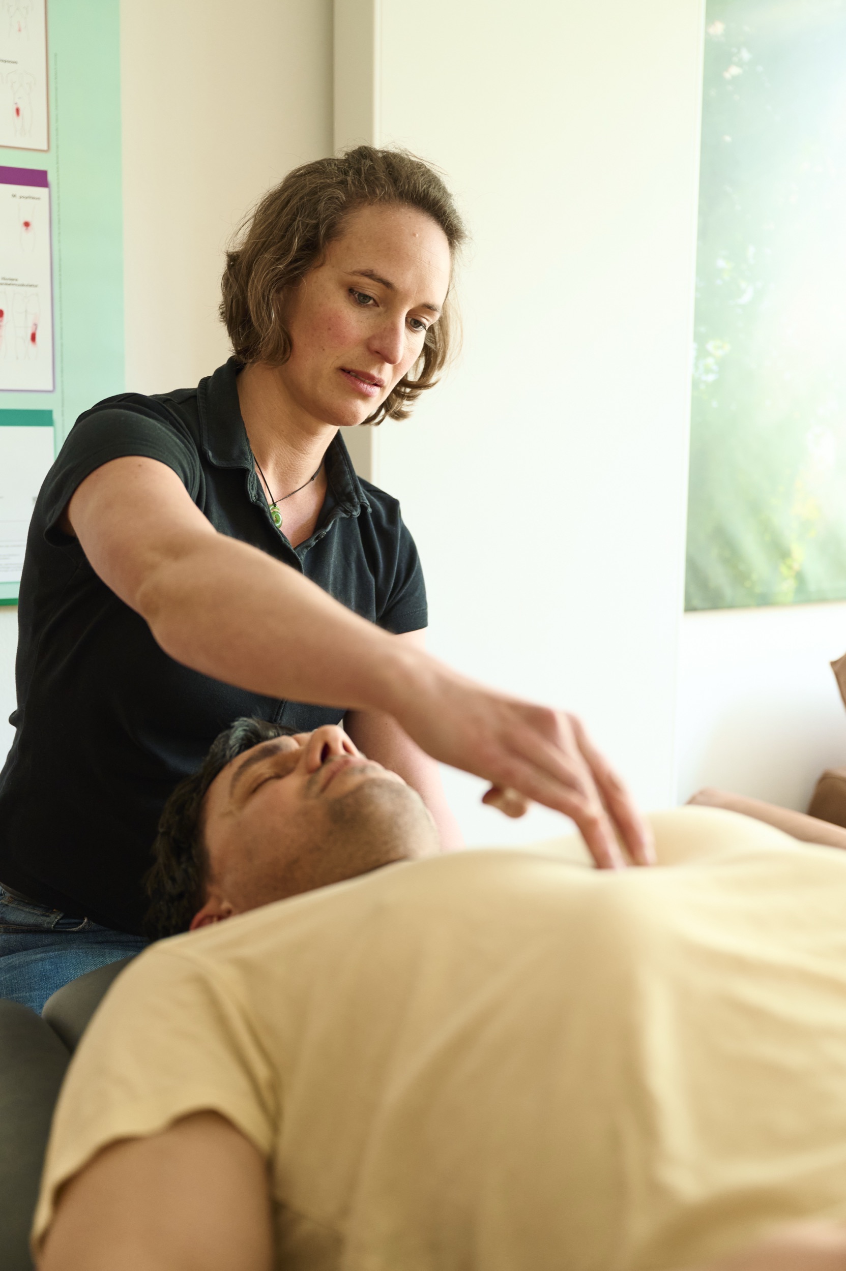 Ruhige Behandlungsatmosphäre bei Neuroemotionaler Kommunikation in der PhysioLounge Hamburg-Blankenese