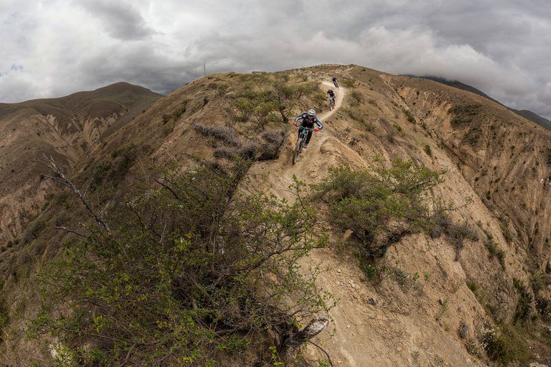 OLD MOUNTAIN 崇行 TO 昌平 Bikepacking the Backroads of Oaxaca (Video) - BIKEPACKING.com