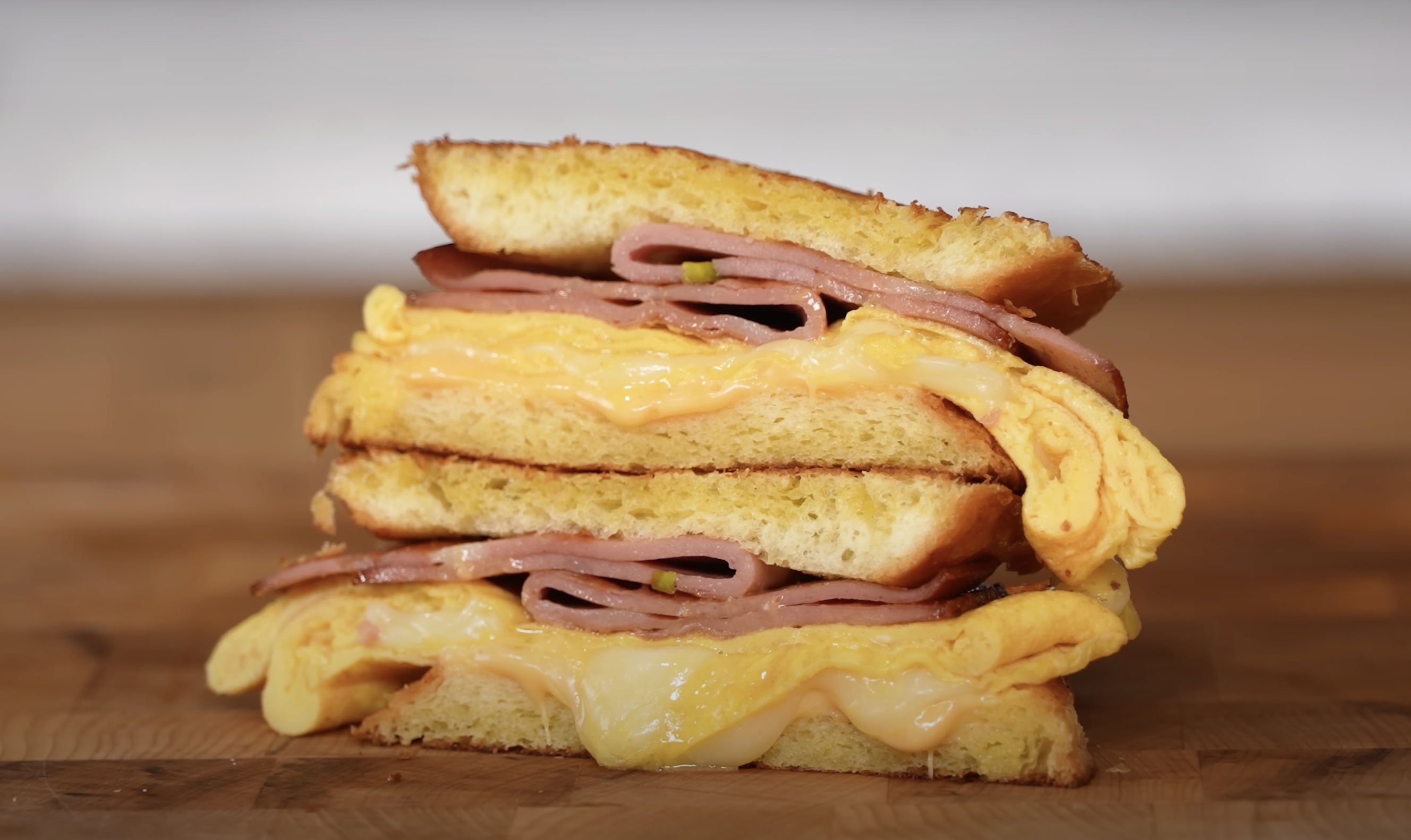 Cheap & Easy Breakfast Sandwich