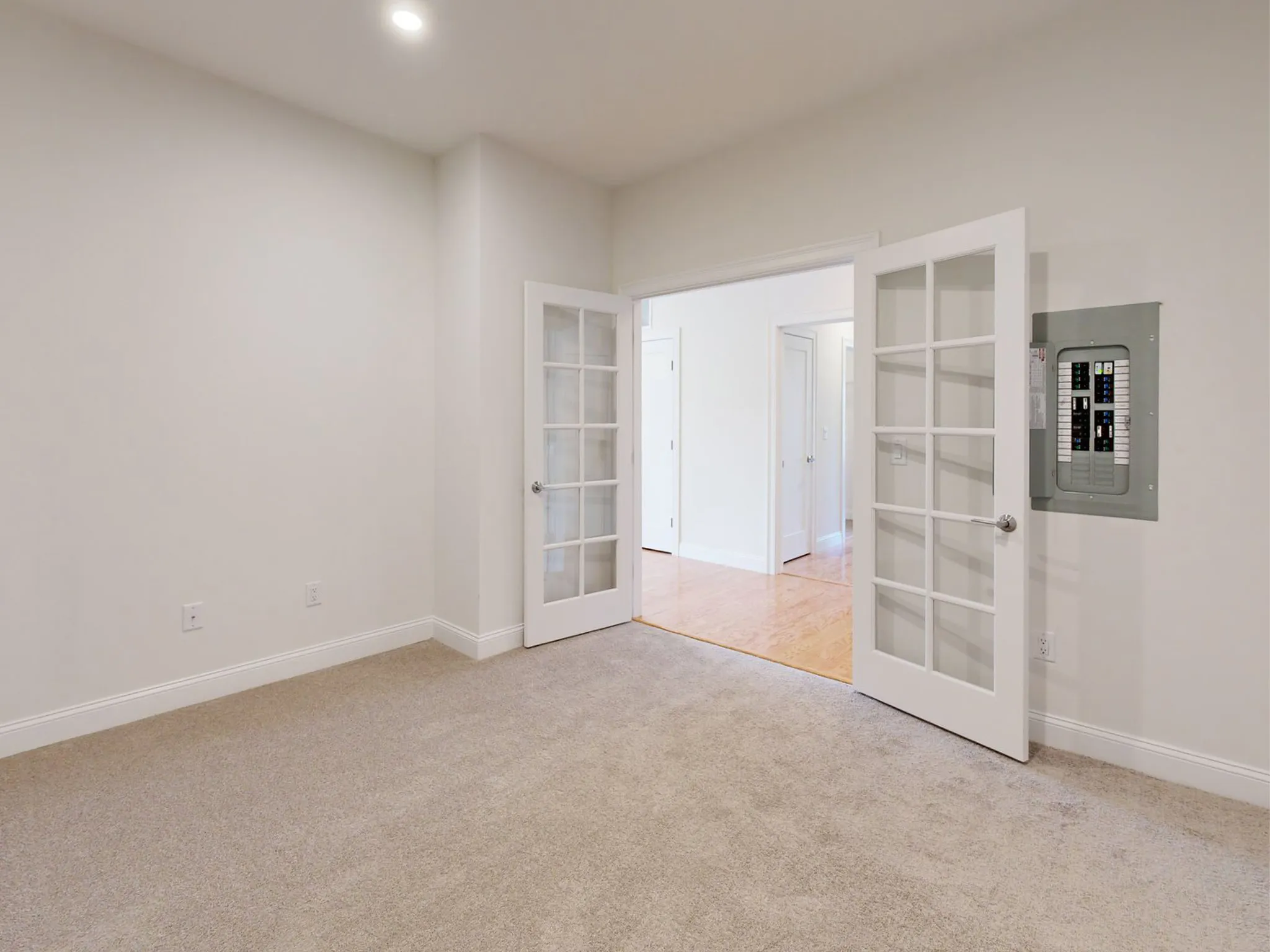 Den and home office in the Wind II at Featherwinds in Halifax MA