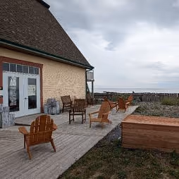 Le Griffon文化中心和L'Anse咖啡馆