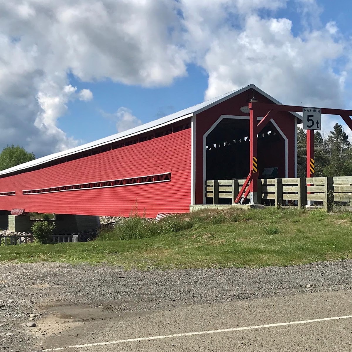 小卡斯卡佩迪亚河畔的Zec公司