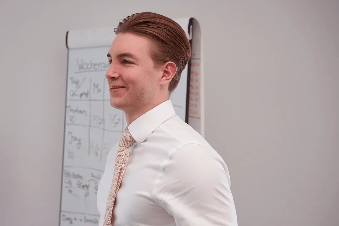 Henning Hartmann erklärt Recruiting Strategien bei Gekko Marketing in Düsseldorf