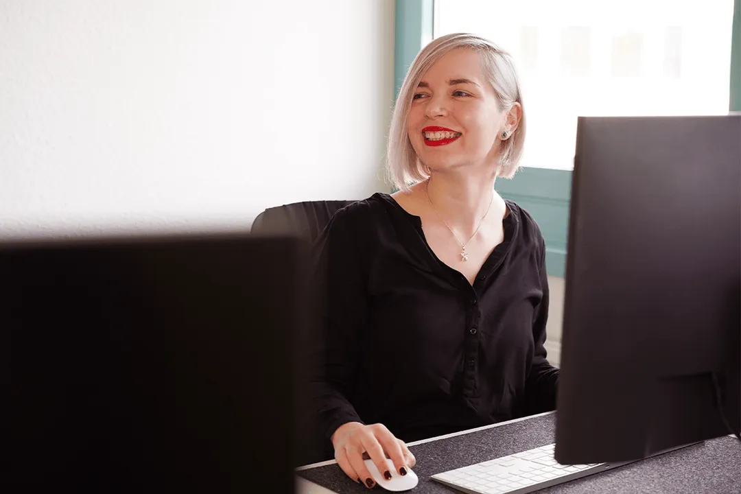 Porträtfoto von Julia aus dem Team von Gekko Marketing