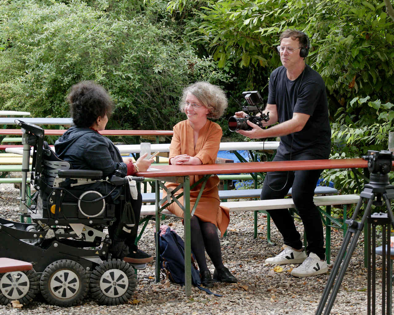 Interview in einem Biergarten