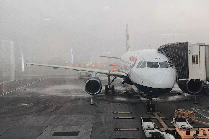 A airplane park on the airport