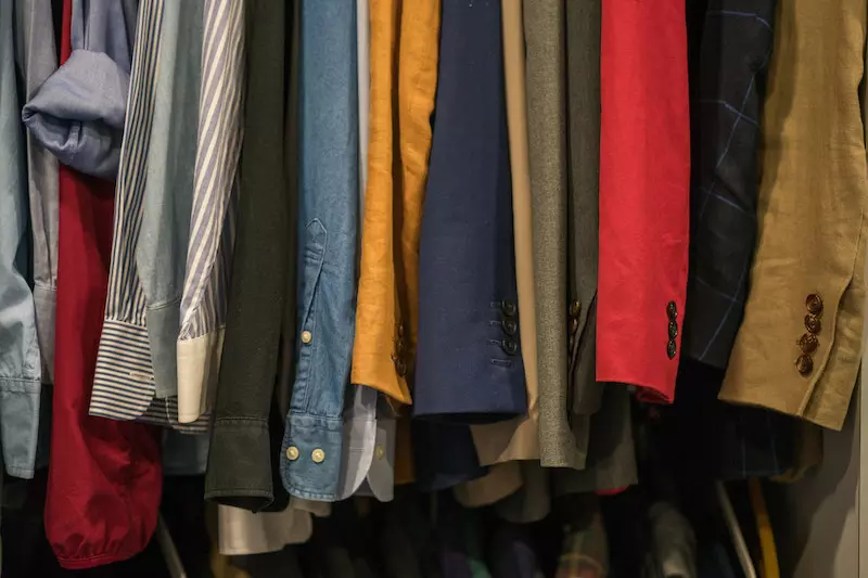 Hanging clothes 