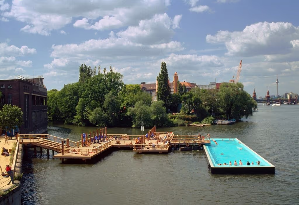 Badeschiff zwembad