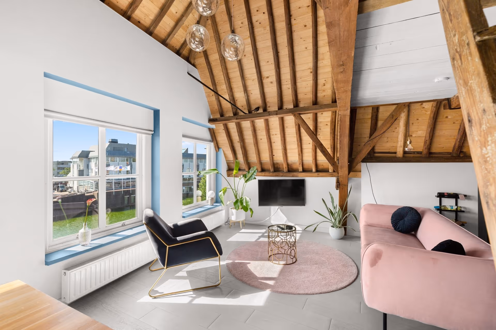 Number 9 - Slapen in stijl – Zeeland, Nederland