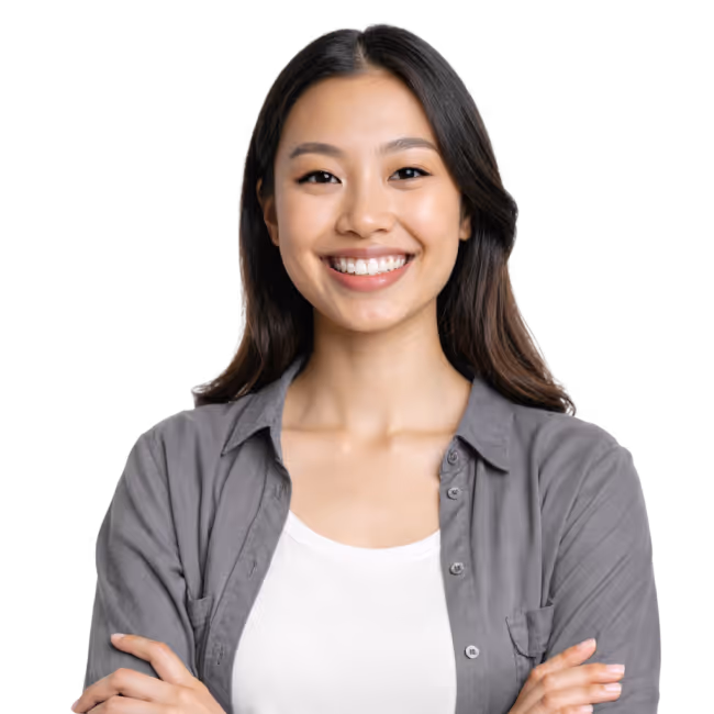 Asian woman, whit a long black hair, using a white t-shirt covered by a dark gray blouse
