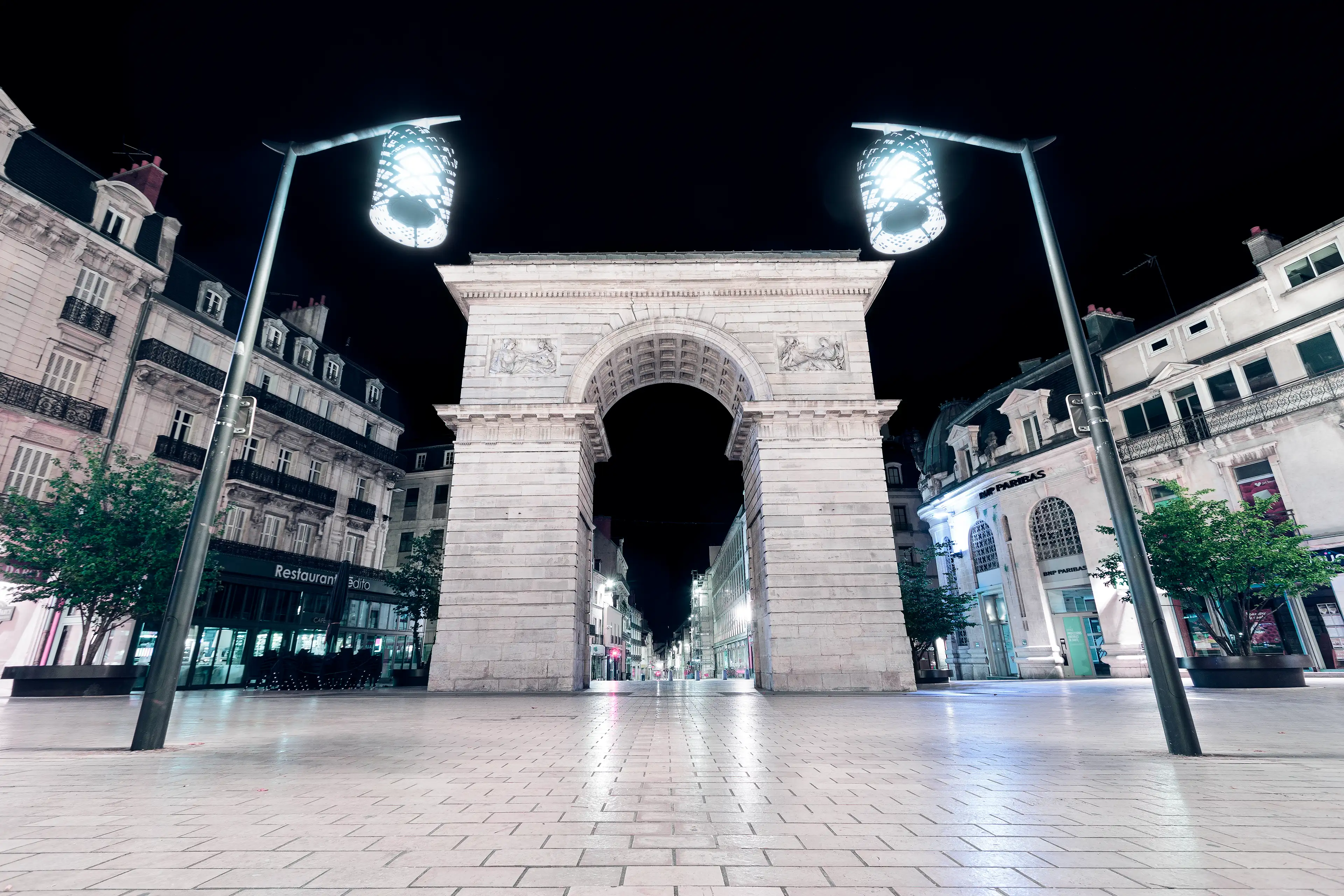 Porte Guillaume de Dijon de nuit en Côte d'Or