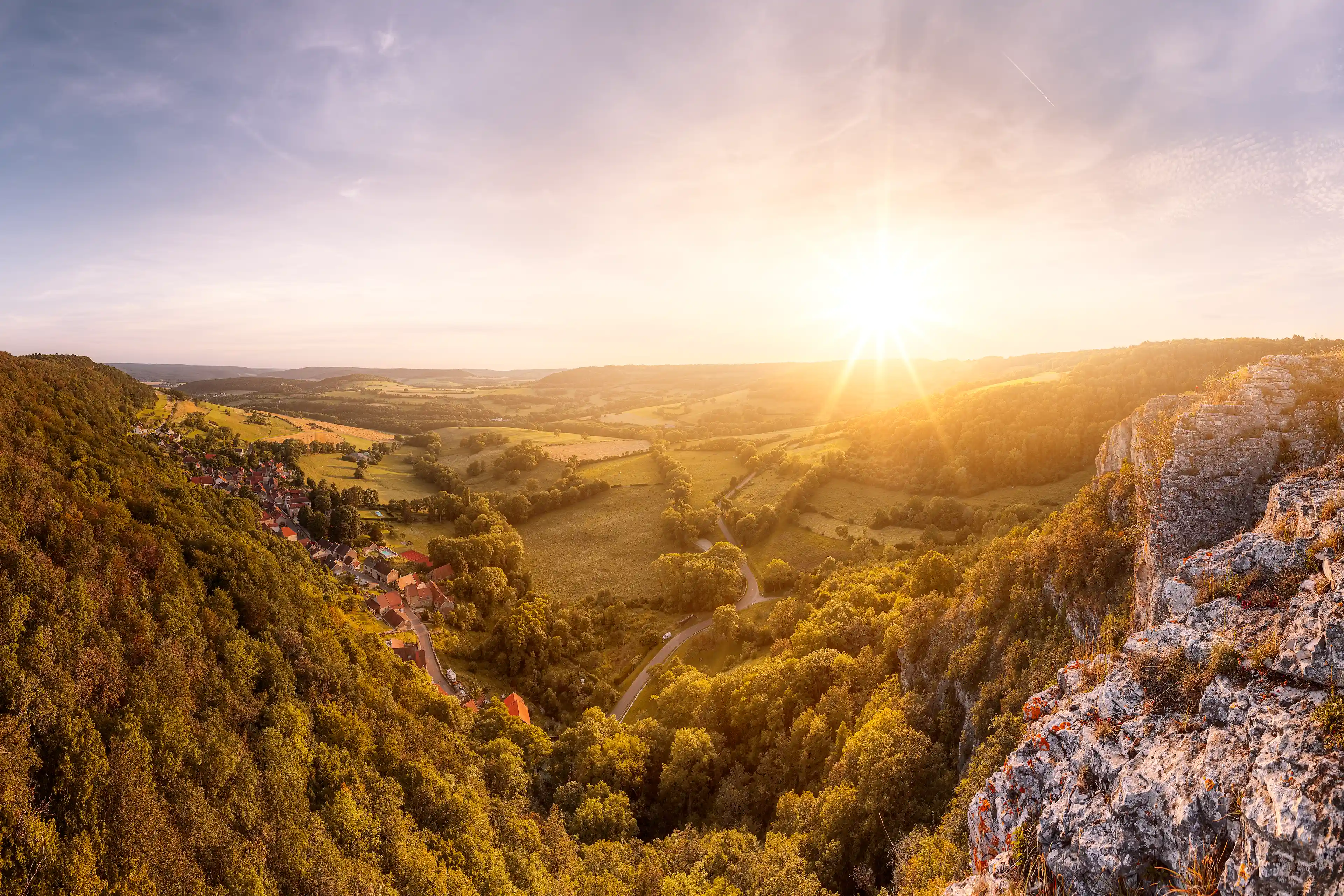 Coucher de soleil sur les falaises de Baulme-la-Roche en Côte d'Or