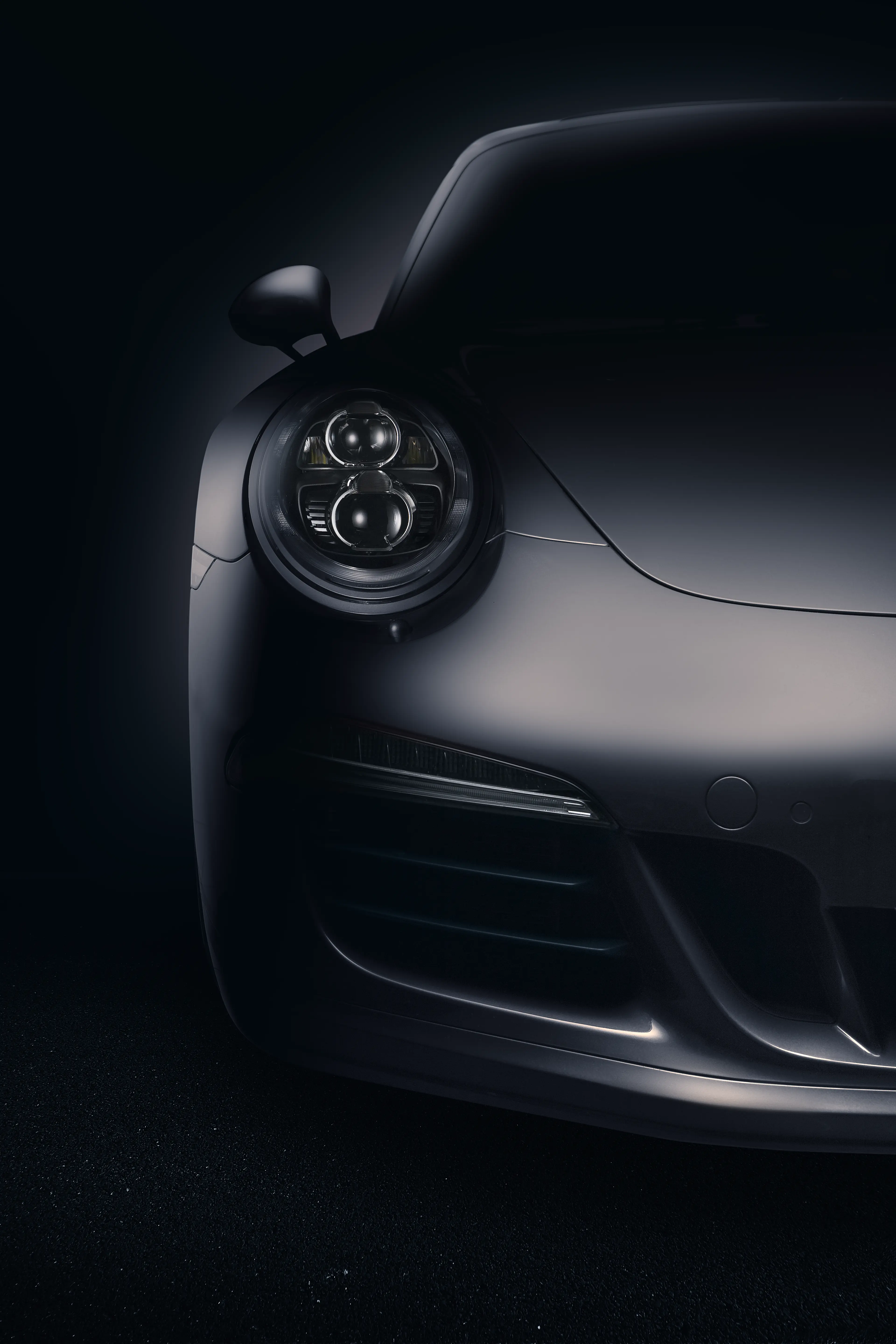 Face avant d'une Porsche 911 991 Targa grise avec la technique FDL