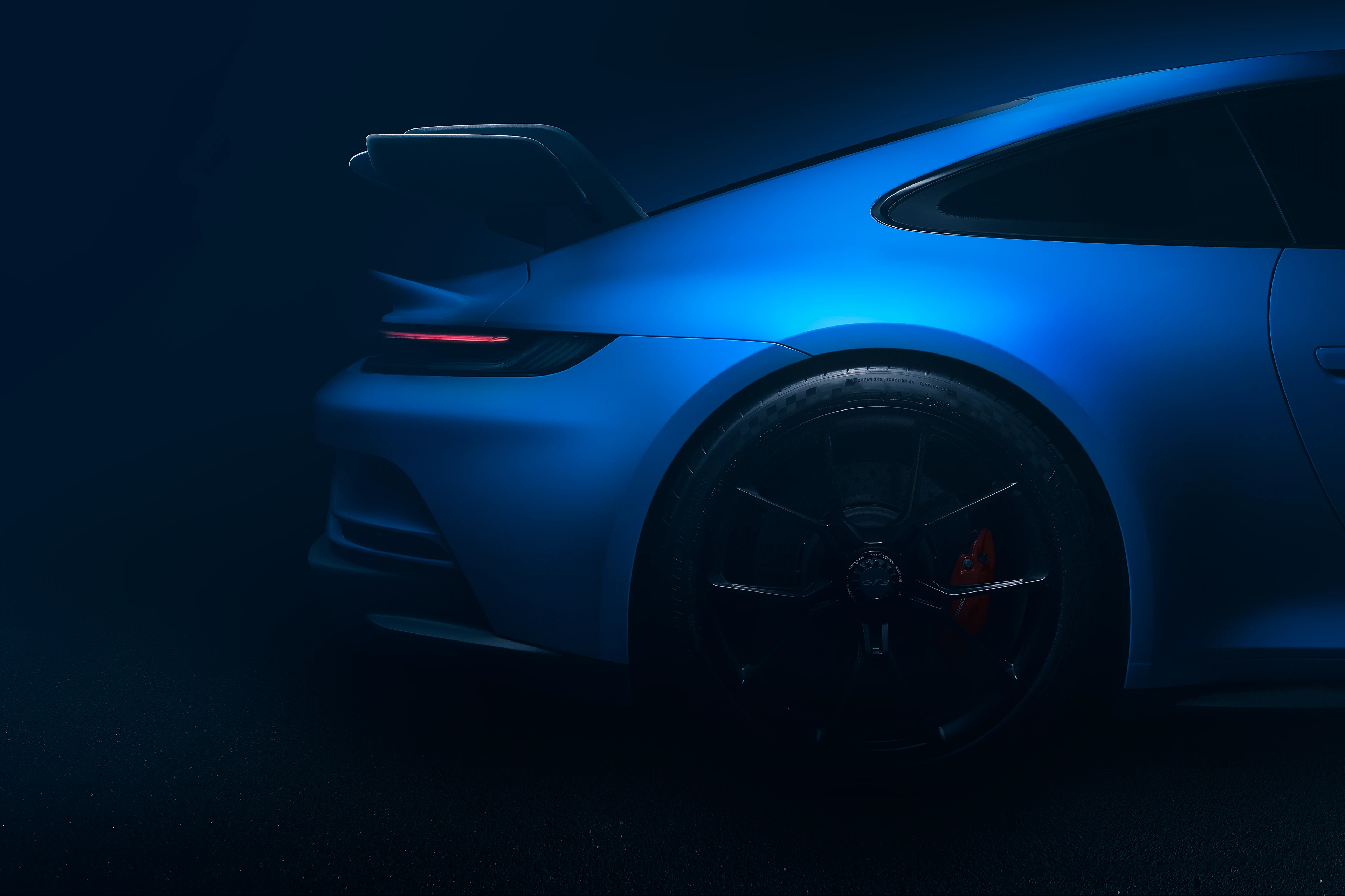 Arrière d'une Porsche 911 991 GT3 bleue avec la technique FDL