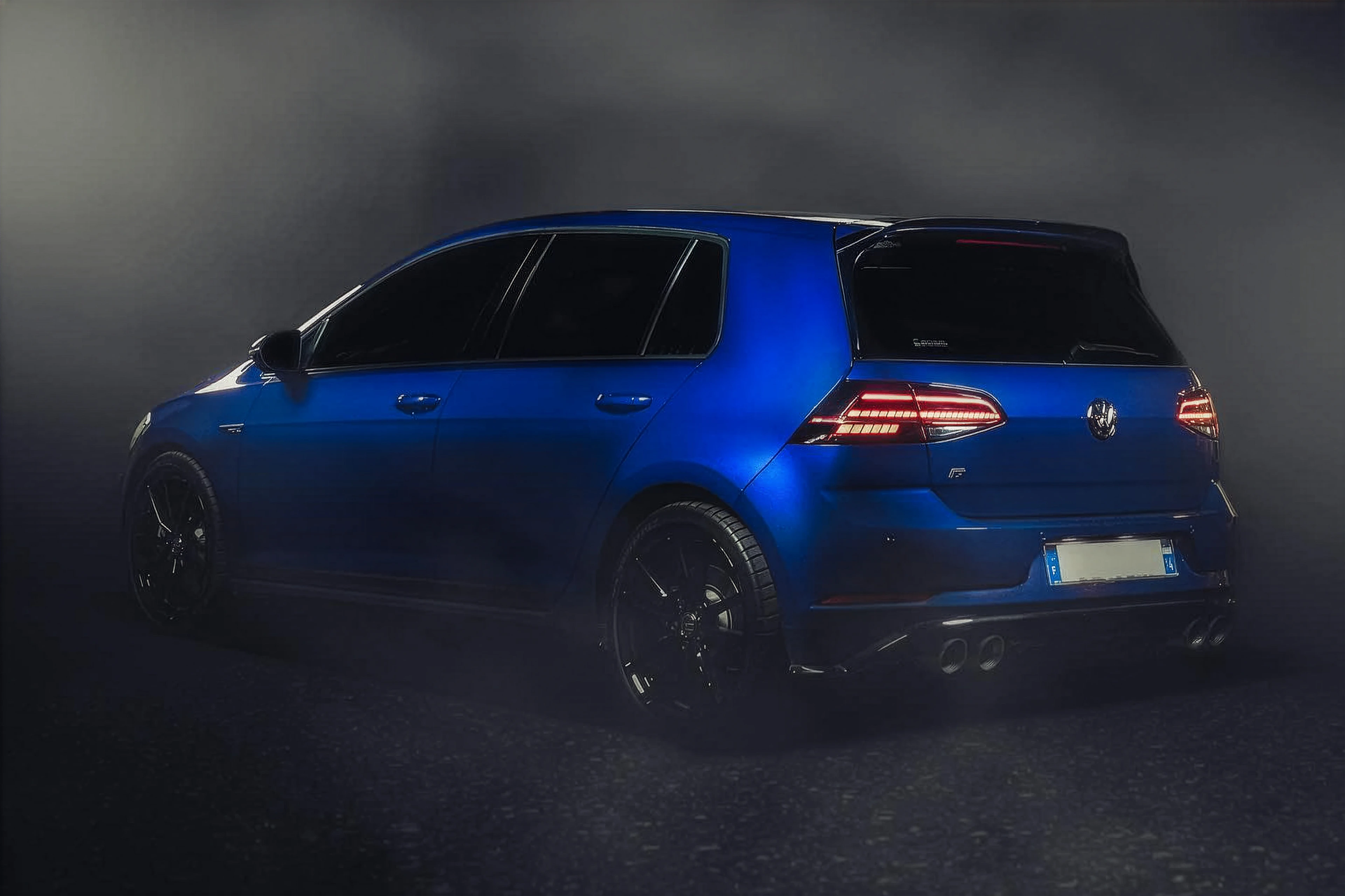 Volkswagen VW Golf 7 R bleue avec la technique FDL