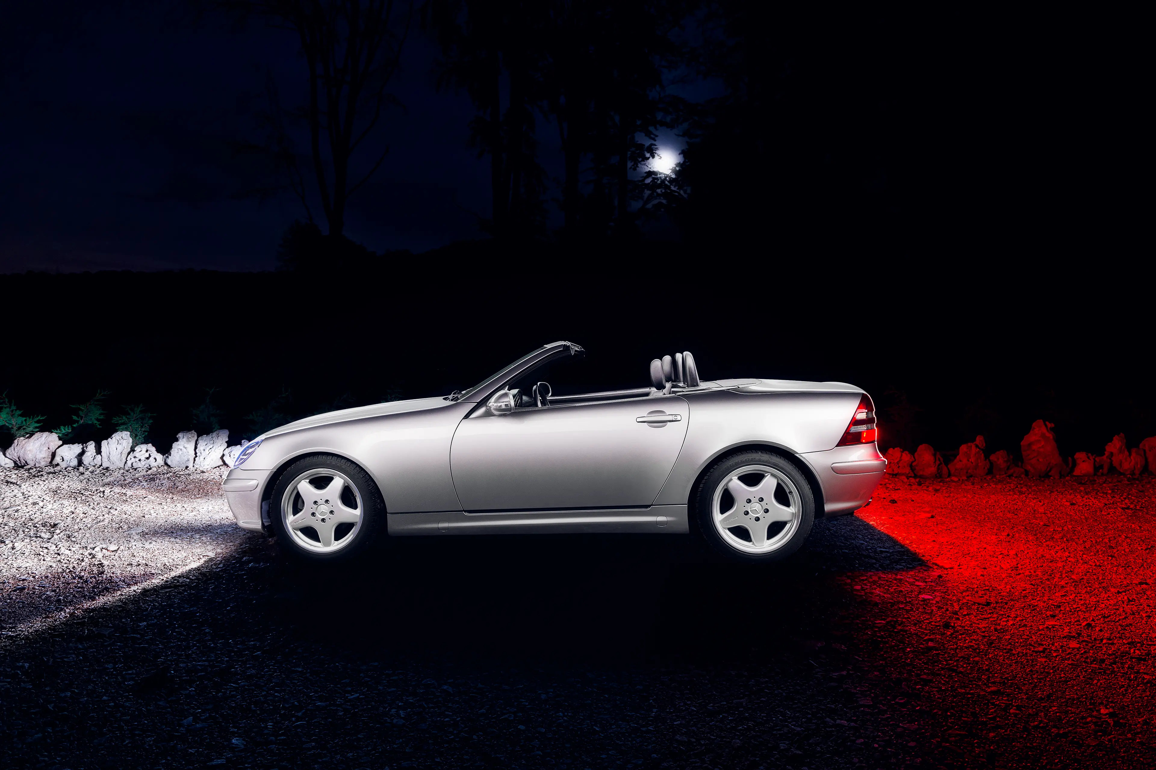 Mercedes SLK R170 grise de profil en light painting
