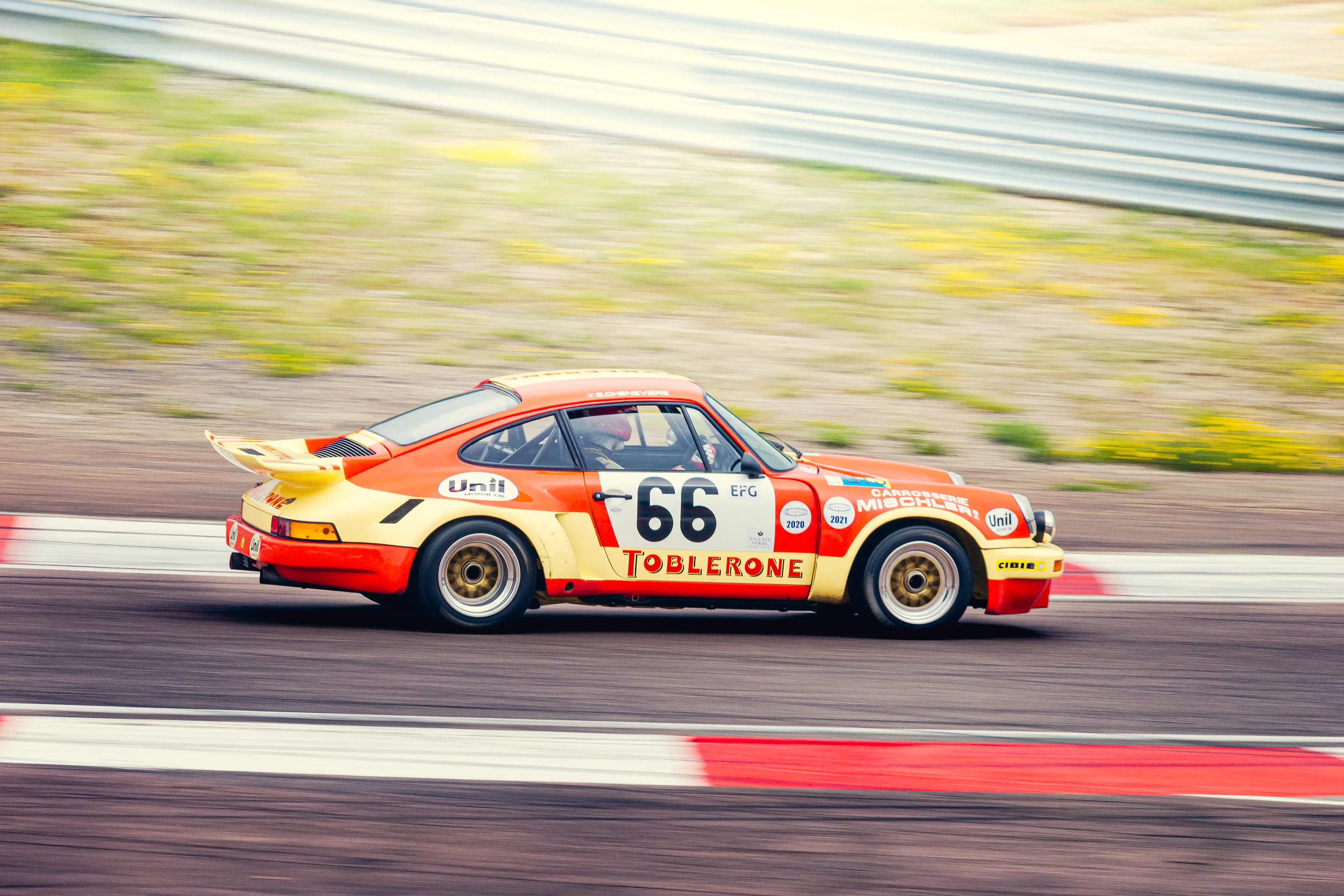 Porsche 911 901 Carrera RSR 3.0 Toblerone sur le circuit de Dijon-Prenois