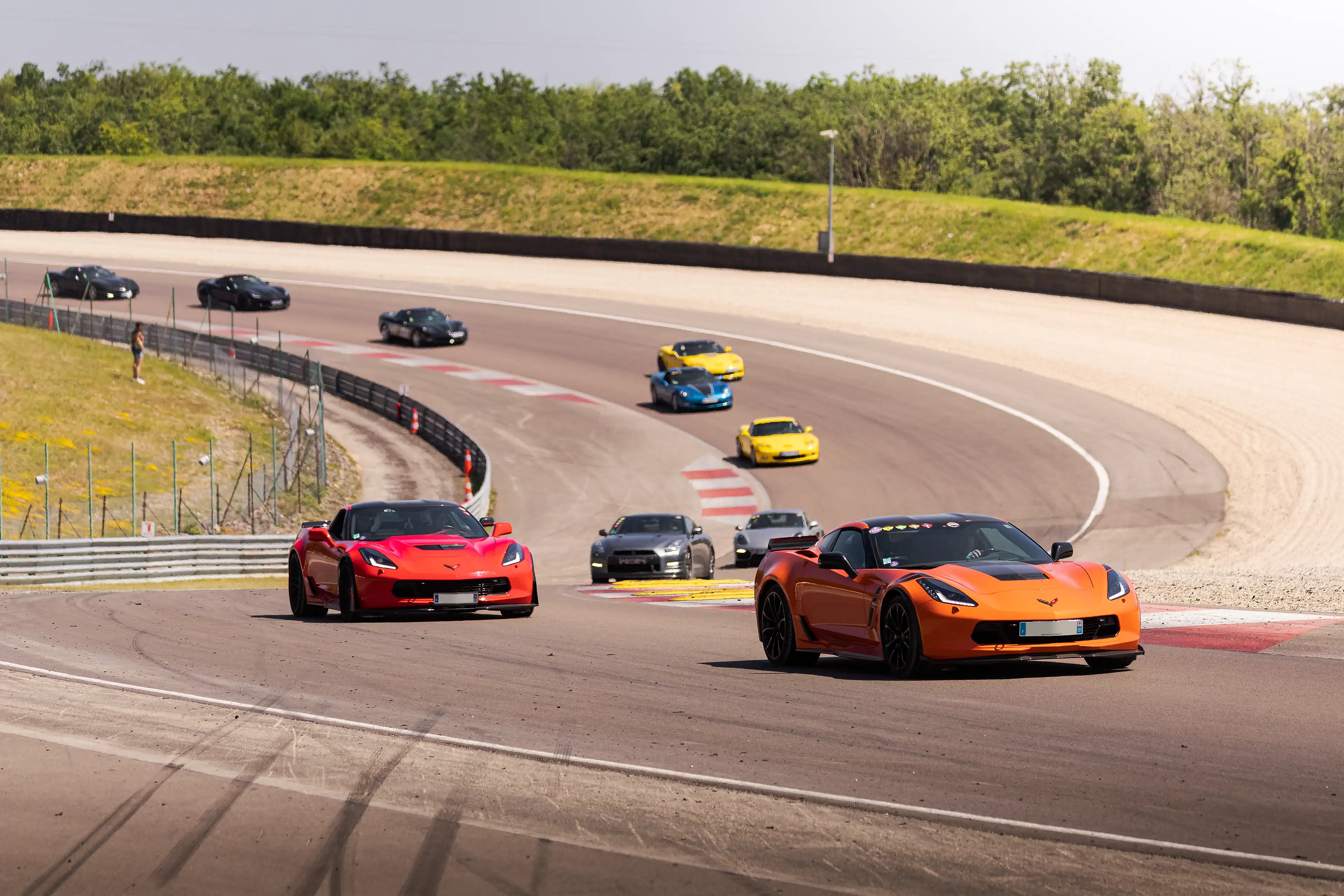 Rassemblement du Corvette Club Family France sur le circuit de Dijon-Prenois