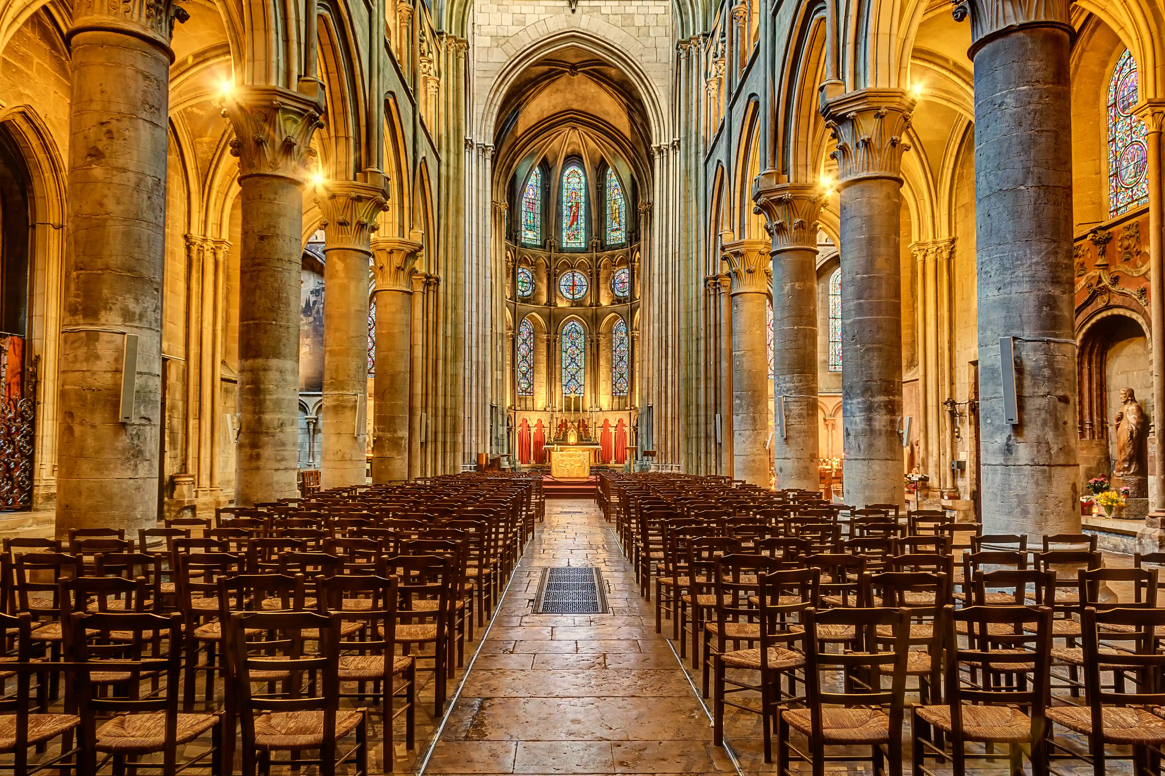Intérieur de l'église Saint-Michel à Dijon en Côte d'Or