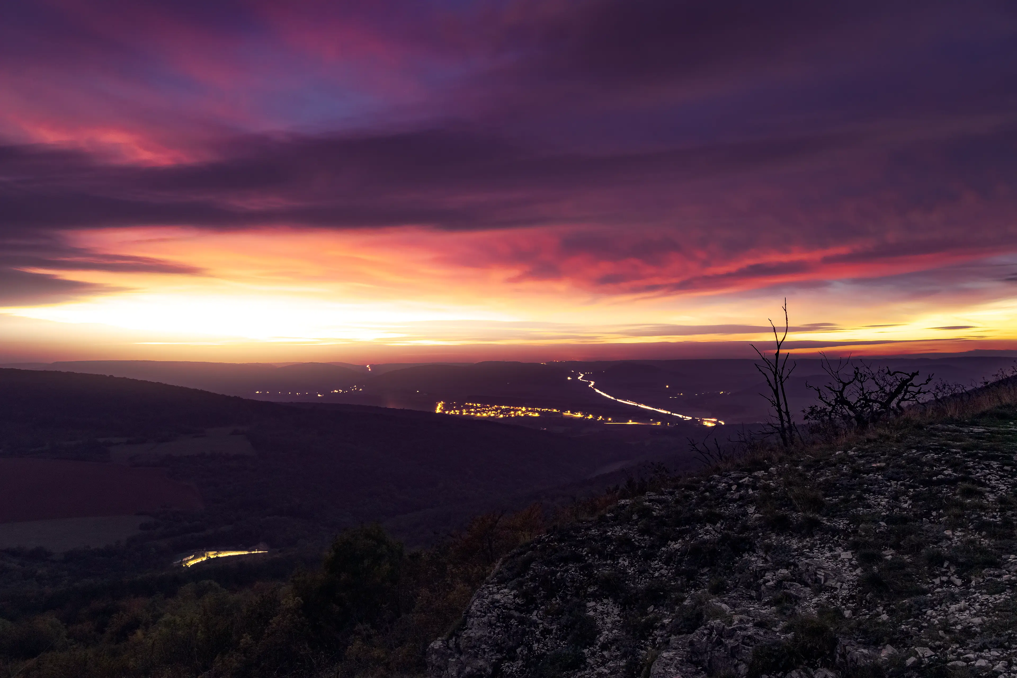 Coucher de soleil sur l'autoroute A38 depuis Pont-de-Pany en Côte d'Or