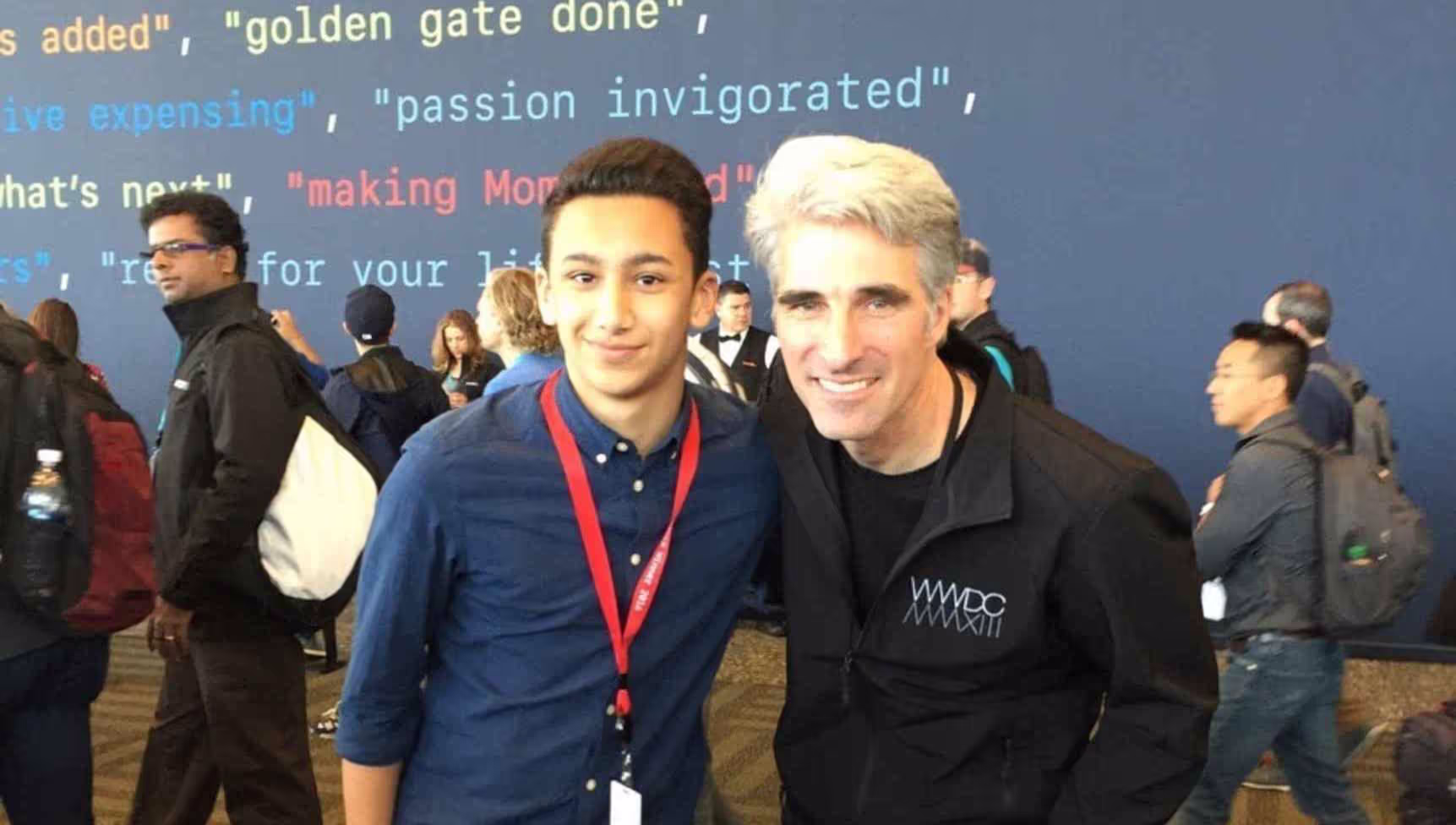 Während wir die letzte Apple Keynote gemütlich im Büro geschaut und euch über die Neuerungen in watchOS informiert haben, waren zwei unserer neusten Teammitglieder live dabei.