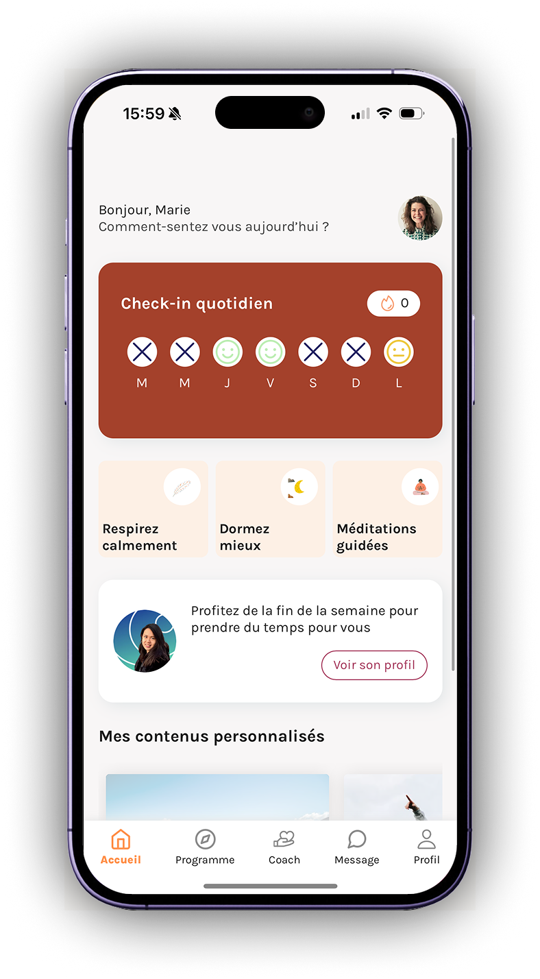 "Interface mobile colorée pour thérapeutes bien-être, offrant du contenu exclusif. L'app favorise l'engagement des utilisateurs et permet aux coachs de générer des revenus passifs.