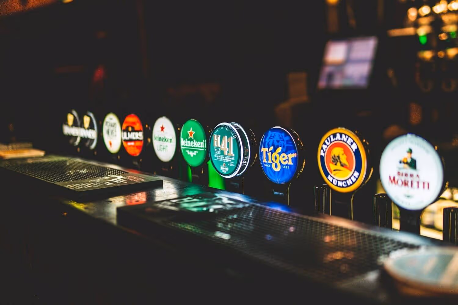 The Best Background Music for Pubs