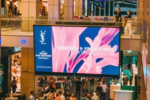 How Bright Should Digital Signage Be?