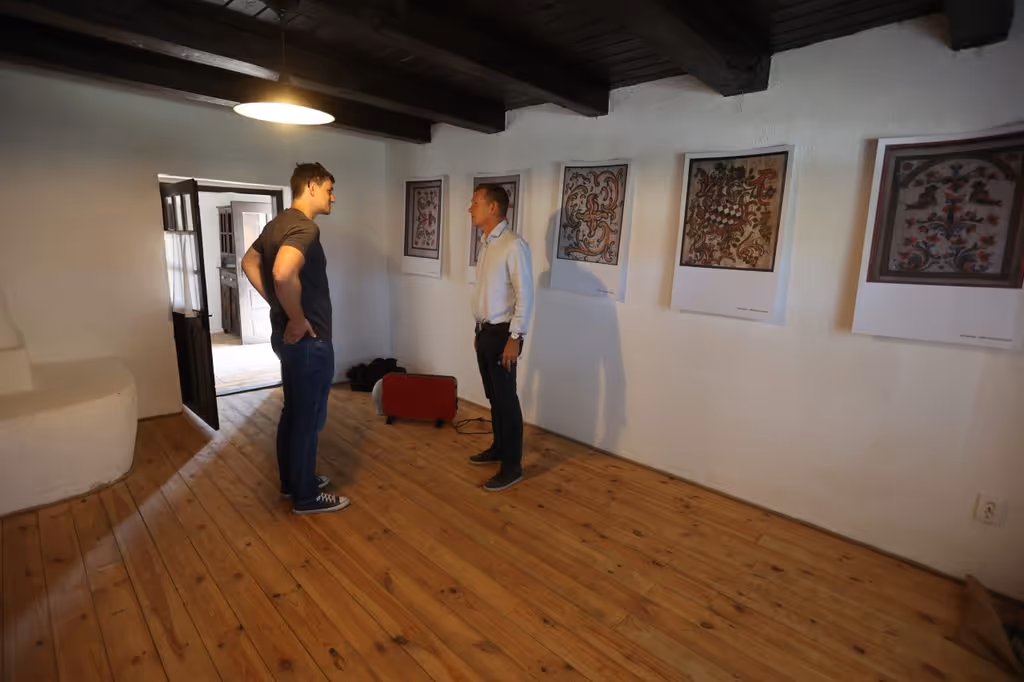 A polgármester a riporterrel