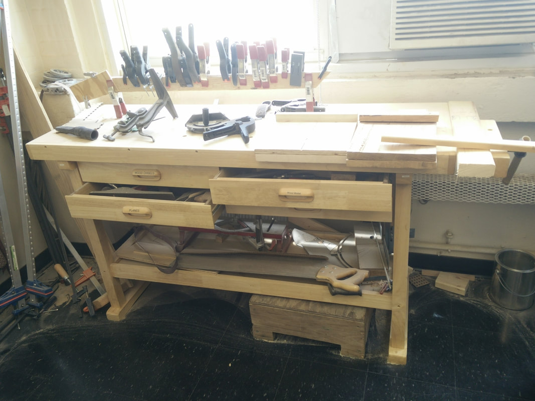 Tools bench with storage