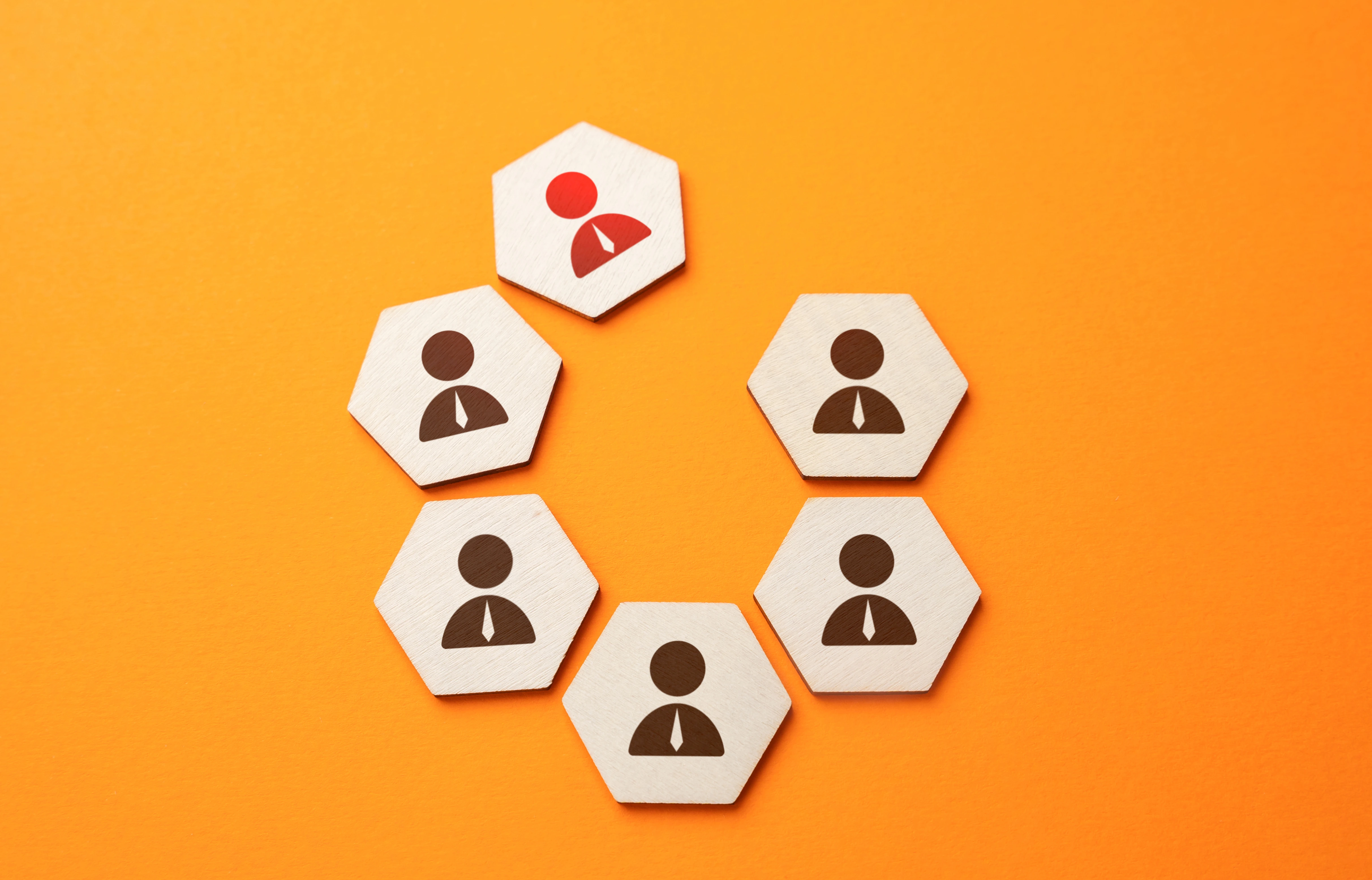 Illustration of the employee life cycle including onboarding, development, engagement, and exit stages.