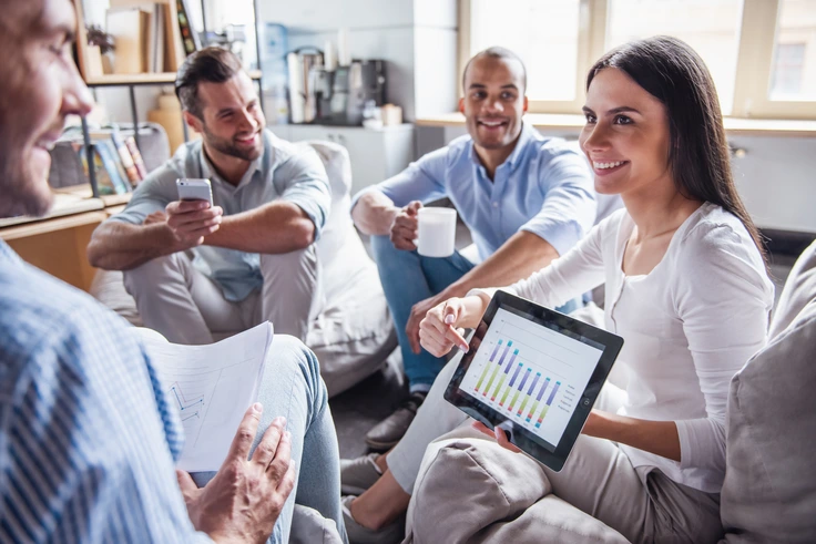 Bar graph depicting employee engagement trends based on intranet usage metrics