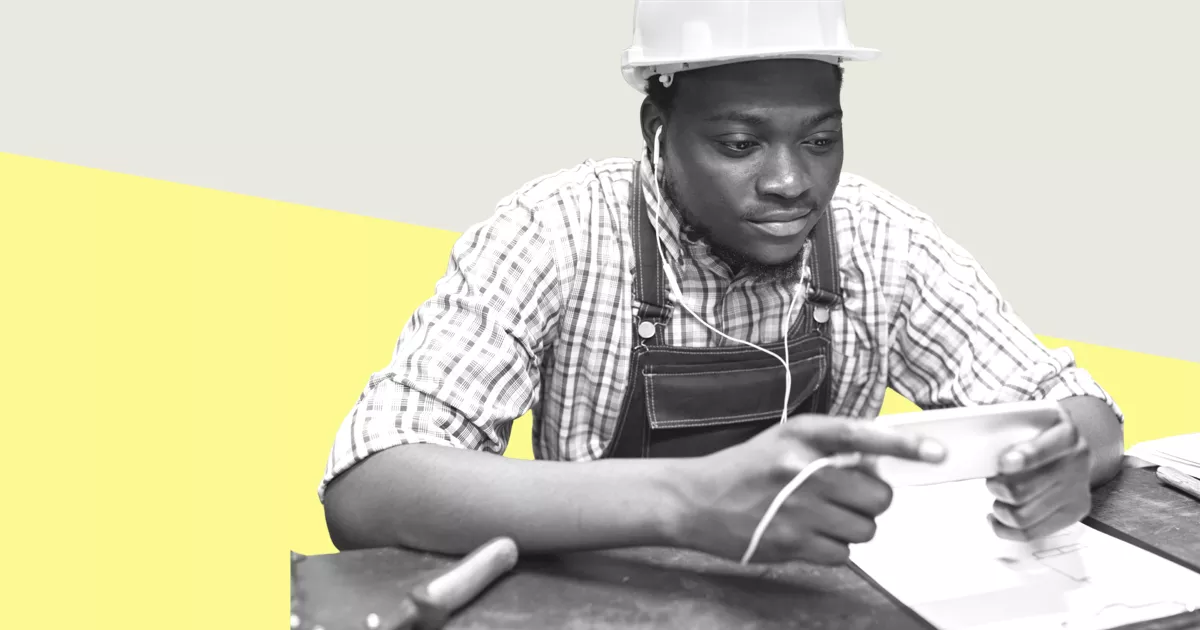 Stop losing frontline employees to boring training. Discover digital learning strategies for frontline employees that fit their reality.