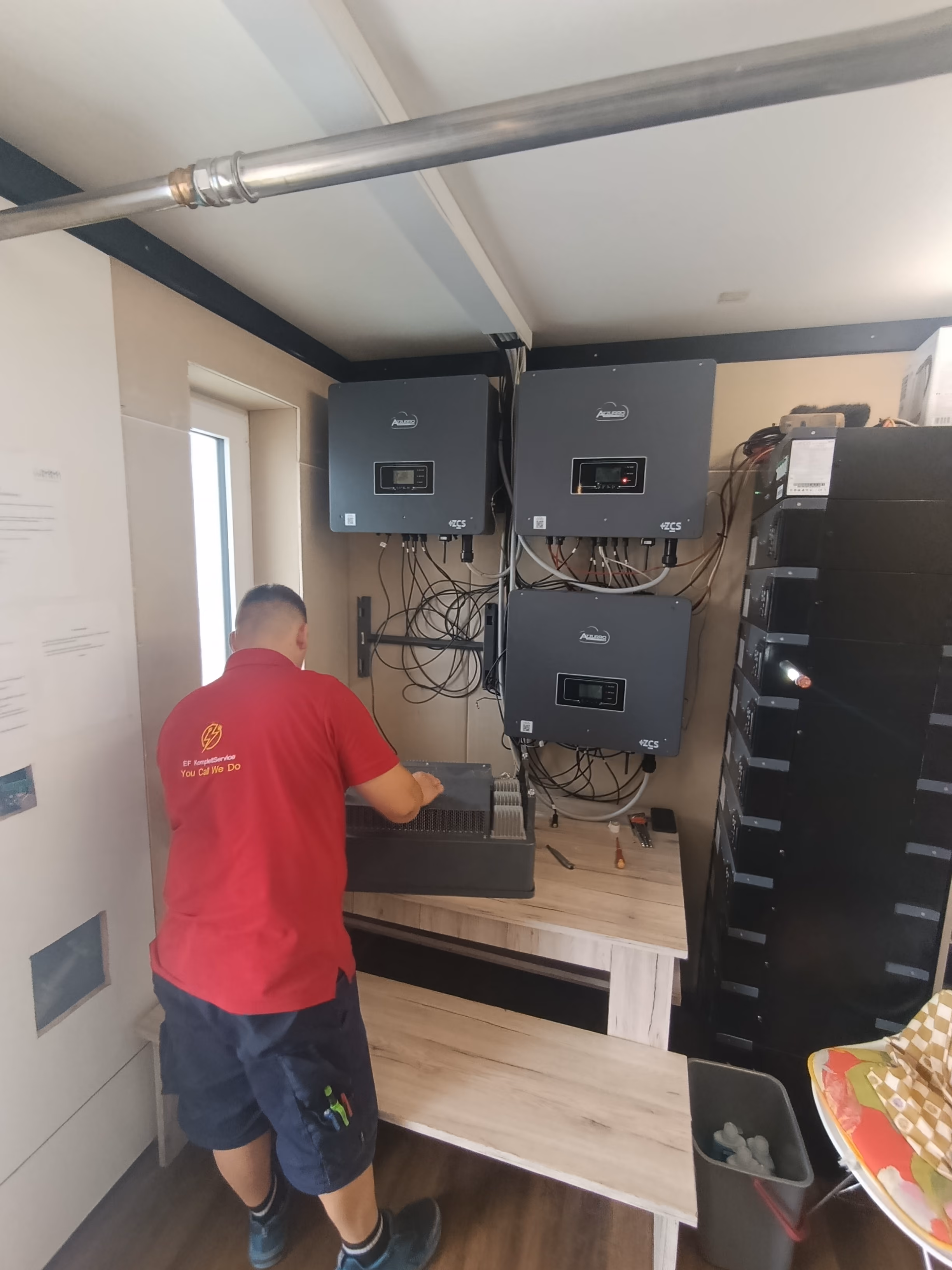 Installation eines Batteriespeichersystems