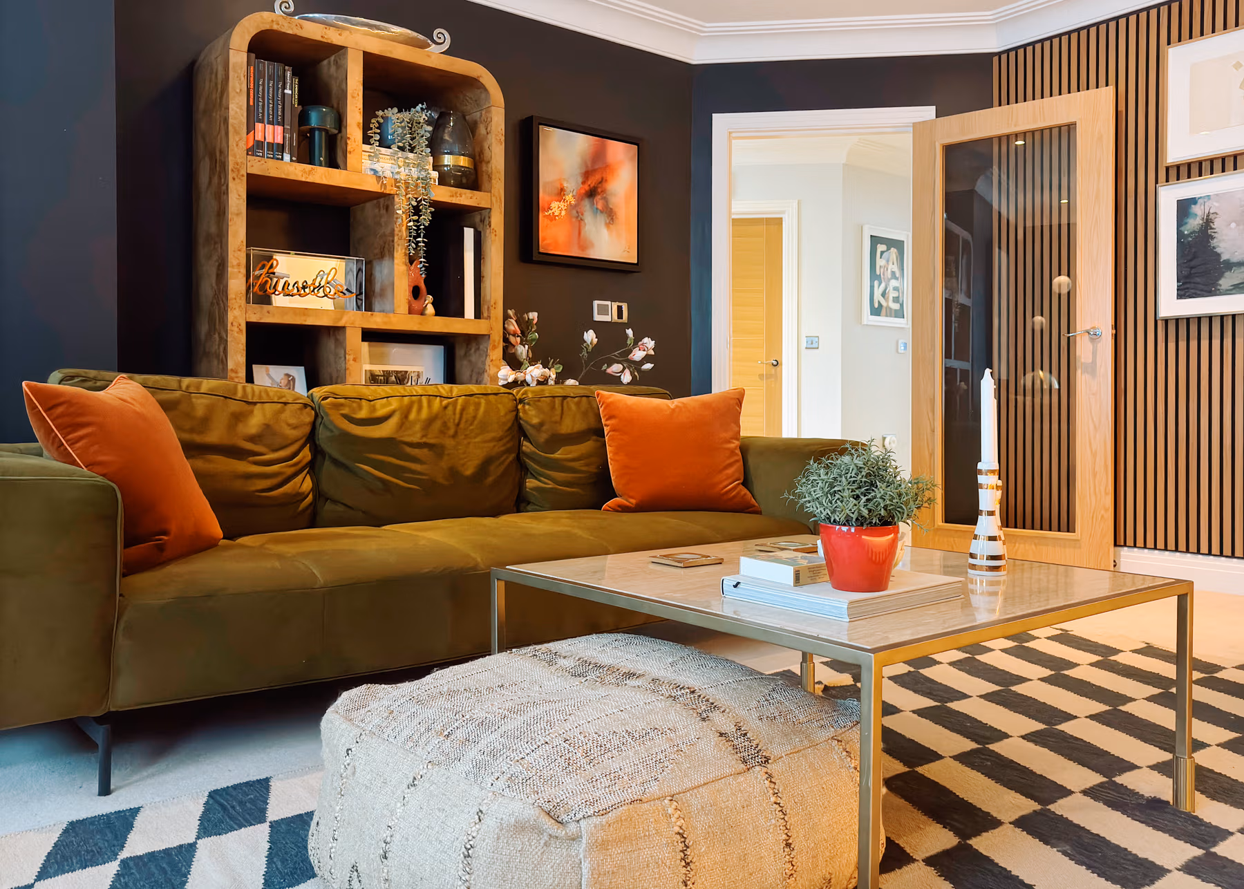 A photo of a living room in London Road St Albans Hertfordshire designed by bloom Interior Design