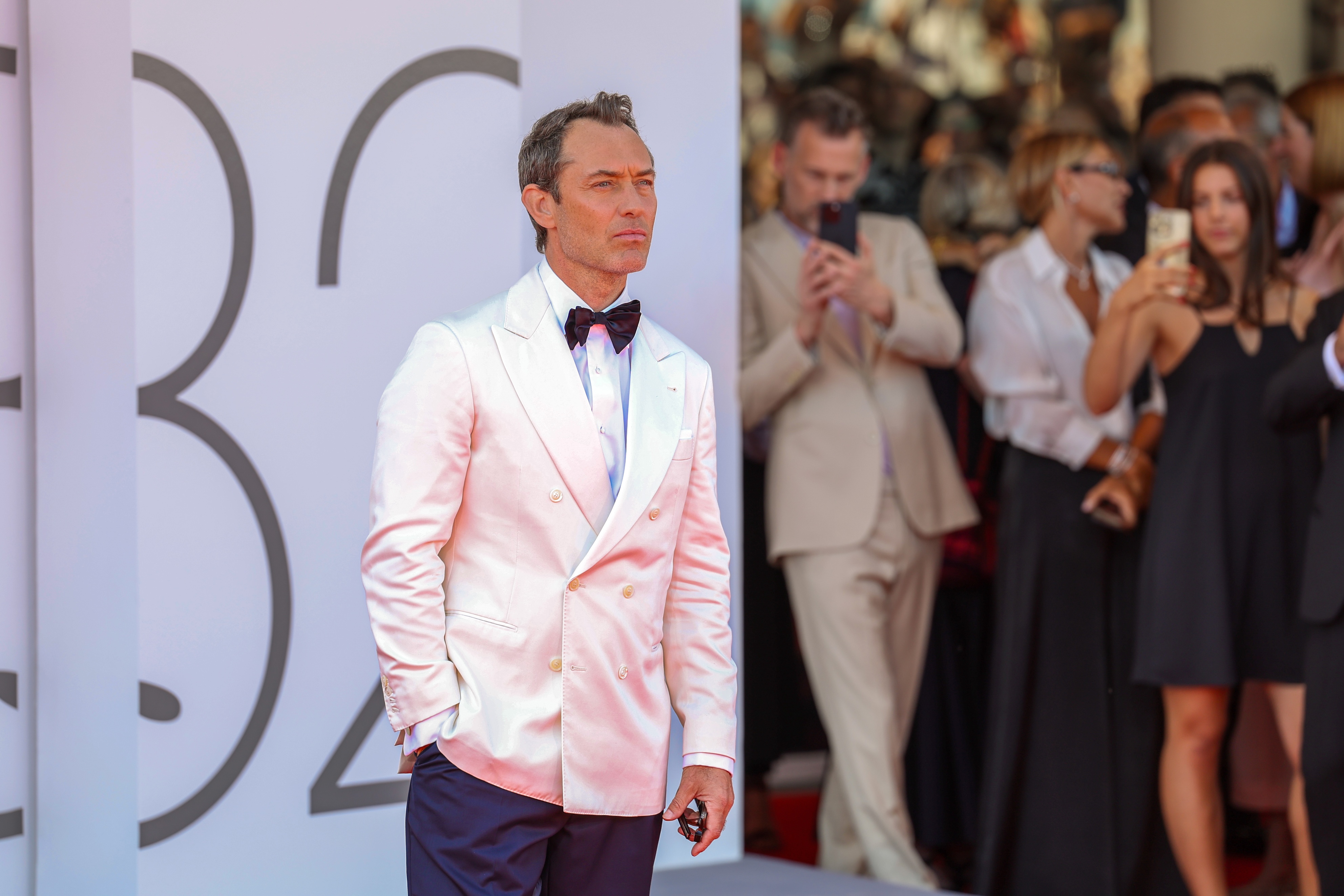 Jude Law attends the "The Wizard Of The Kremlin" (Le Mage Du Kremlin) red carpet during the 82nd Venice International Film Festival on August 31, 2025 in Venice. Photo by Marina Takimoto.