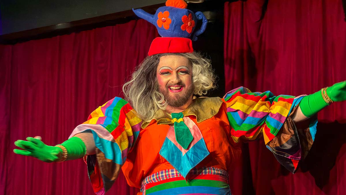 Robert McNeilly as Mrs Spout  in Growled at the Royal Vauxhall Tavern. Photo Lex Melony @lexmelony
